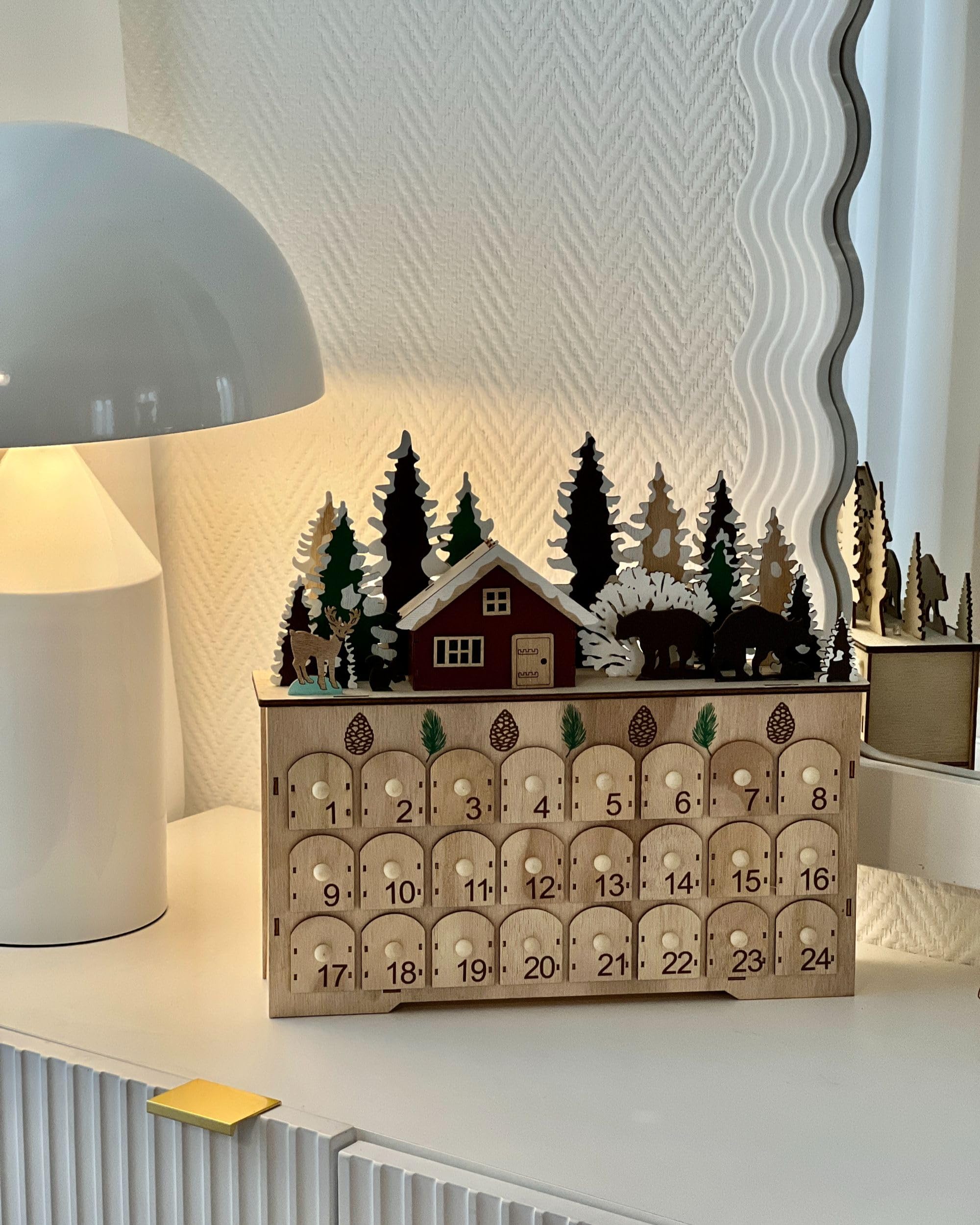 Weihnachtsdekoration Holz beleuchtet mit LED-Lichtern Adventskalender batteriebetrieben winterliche Landschaft Hellbraun Helin