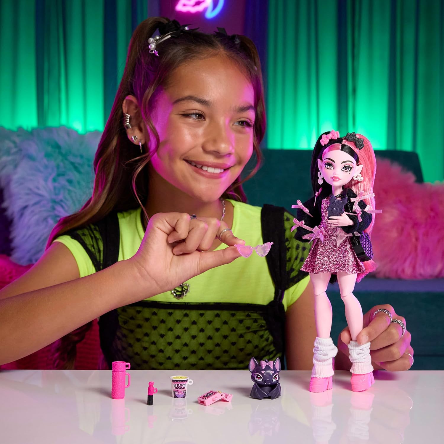Детская кукла Monster High Draculaura with Pet Bat, цвет: Разноцветный — фото 2