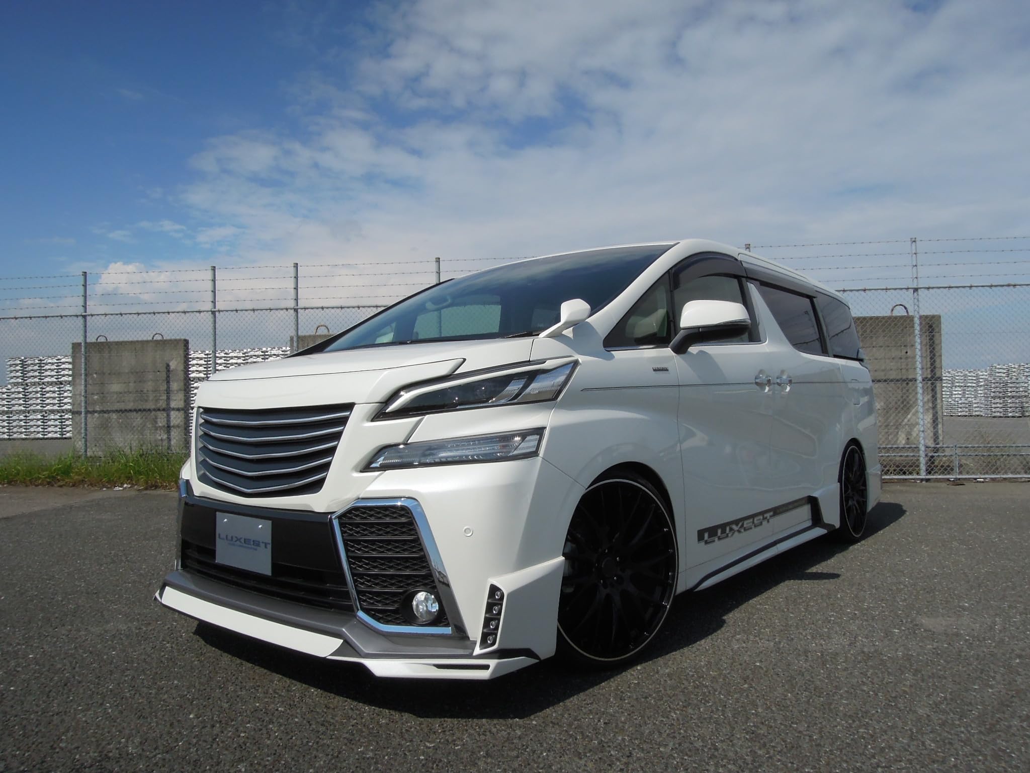 AMS 30 ヴェルファイア 前期( Z系)フロントハーフエアロ　今月末迄❗️ AMS 30 ヴェルファイア 前期( Z系)フロントハーフエアロ 今月末迄