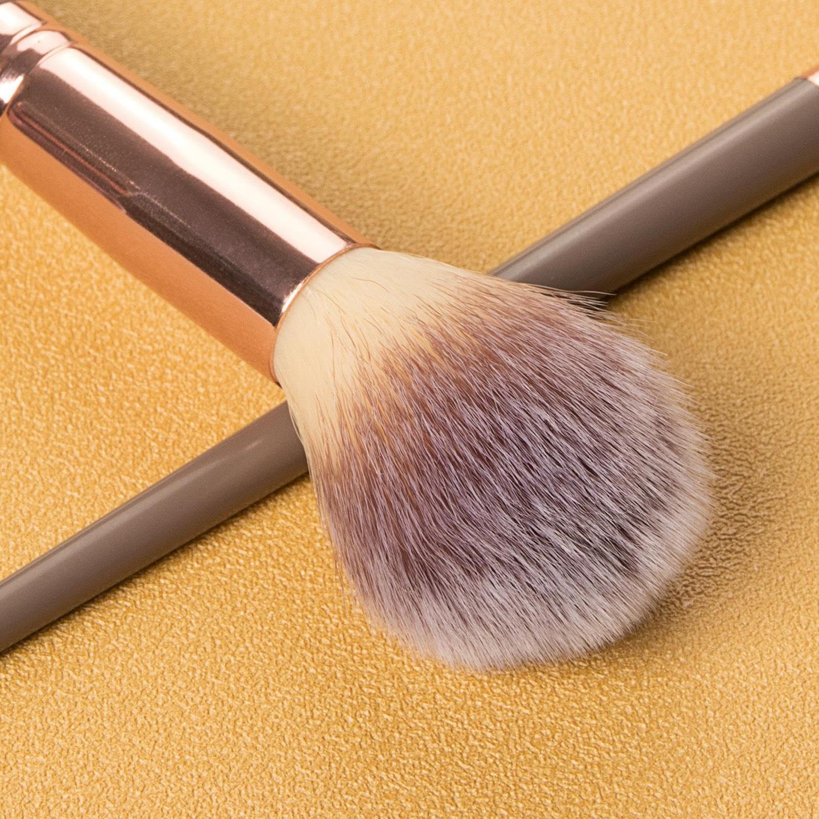 Pennello per correttore Setole Morbide e Fitte per il Viso | Fondotinta Contour e Blending per Bronzer, Blush, Illuminante, Fusione, Uso Quotidiano e Viaggio
