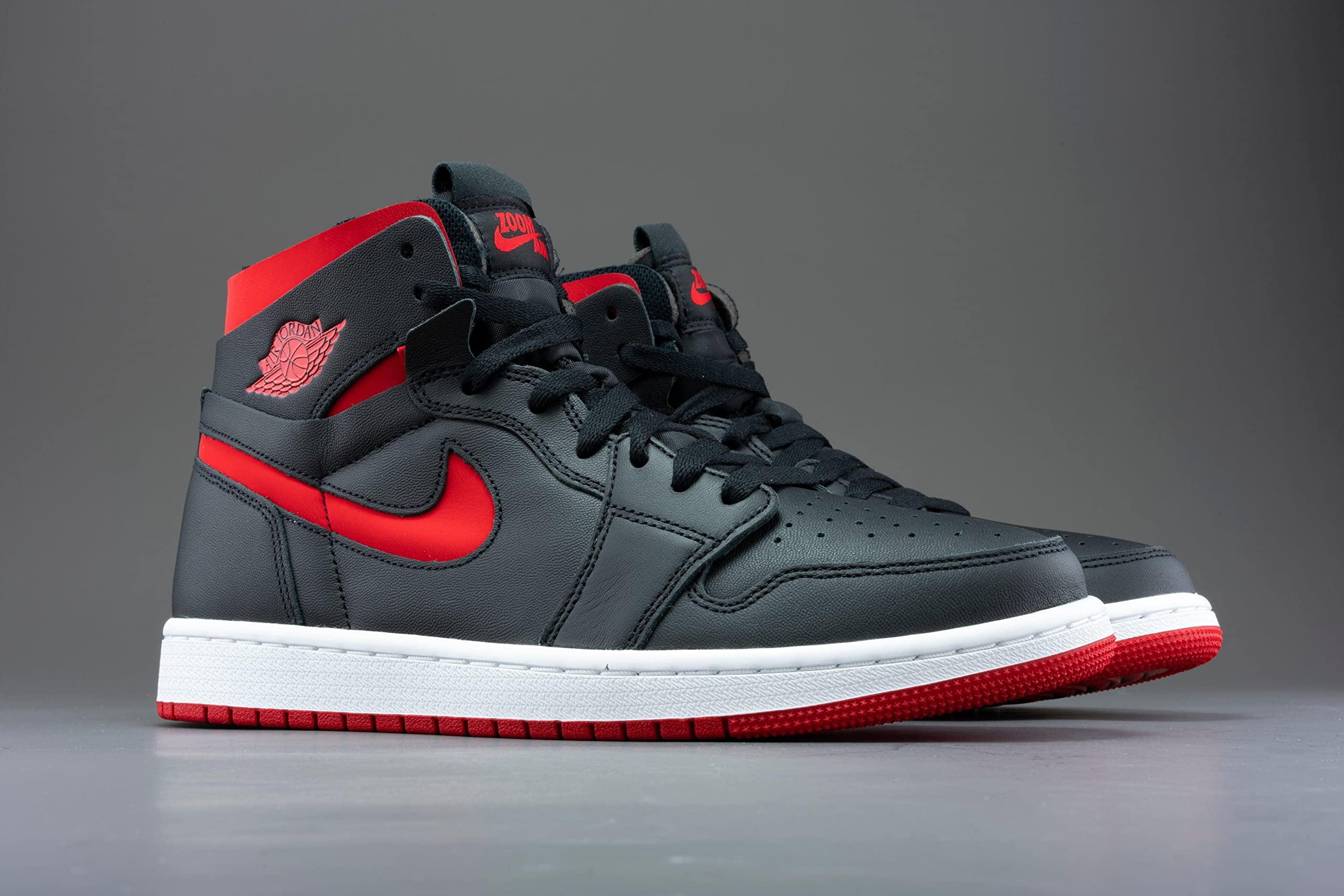 NIKE Femme WMNS Air Jordan 1 Mid Chaussure de Basketball