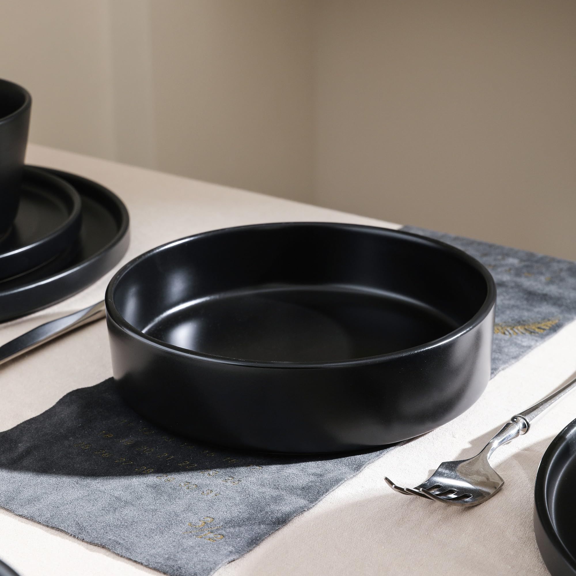 Amazon.com: Stone Lain Celina Modern Stoneware 16-Piece Dinnerware