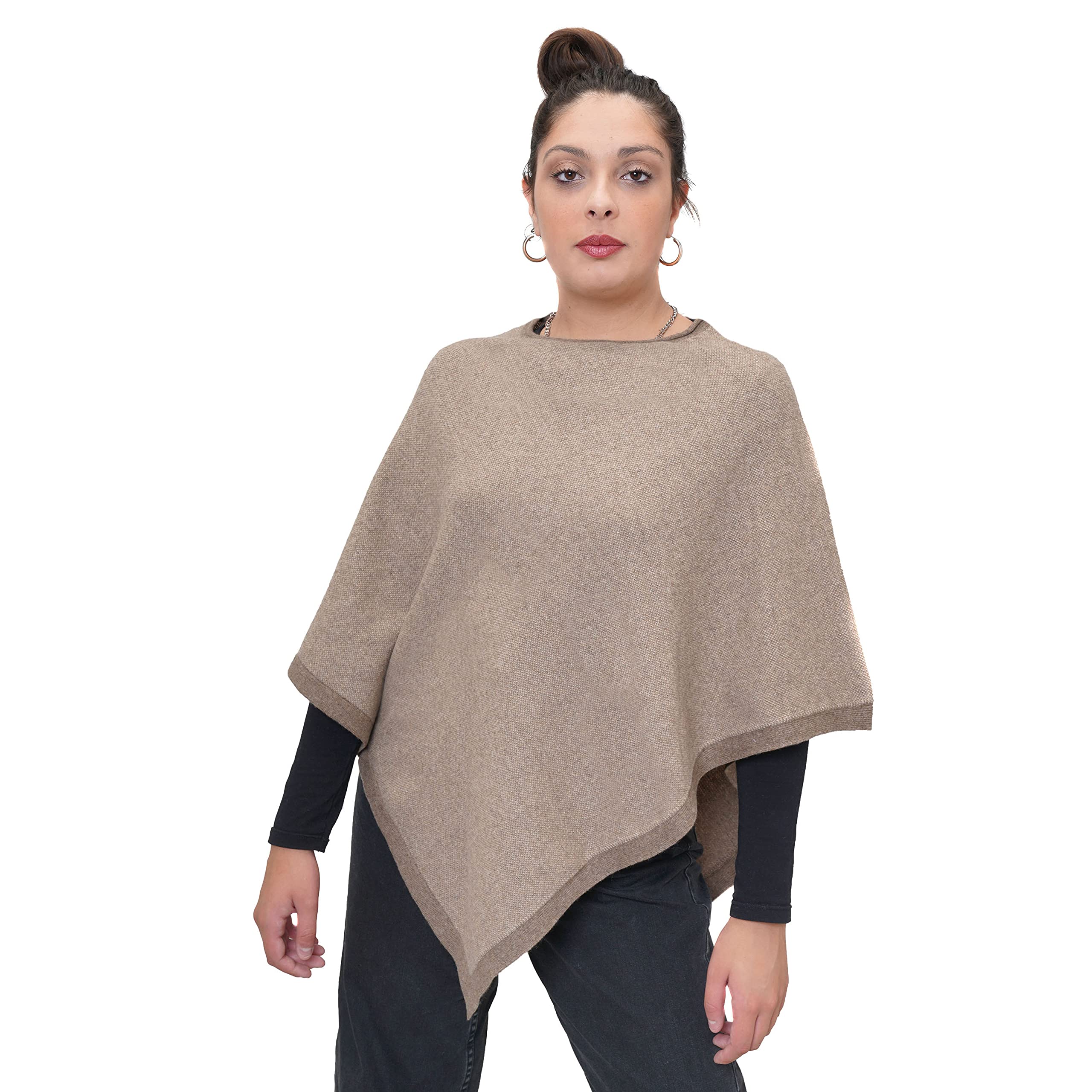 Poncho Mantella Donna fatto a maglia in Cashmere blend di Alta qualità. Disegno sale e pepe. Made in Italy