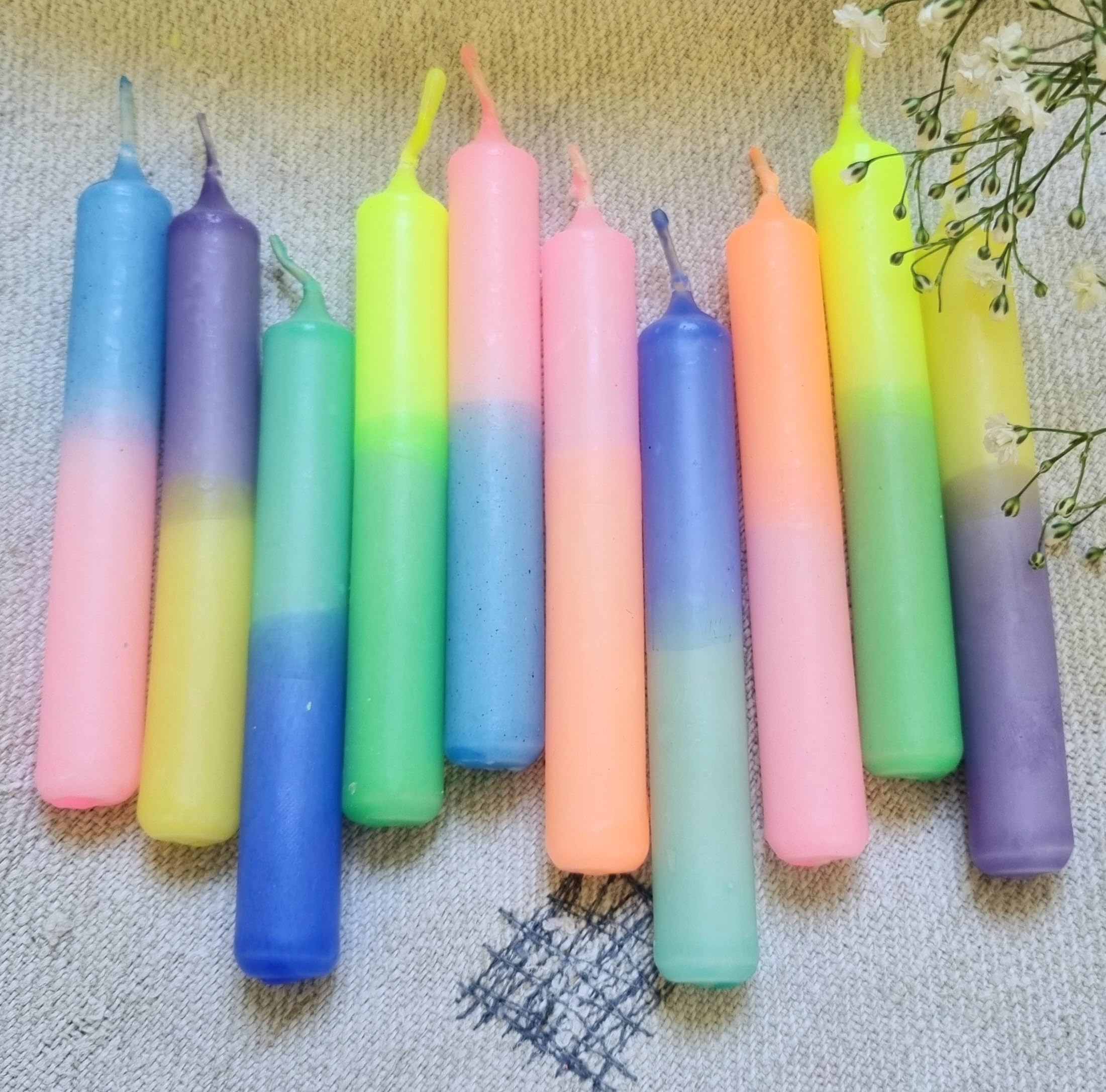 GLOWYBOX® Geburtstagskerzen für Kerzenring Kerzen für Kindergeburtstag bunte Kinderkerzen Geburtstagszug Minikerzen bunt Baumkerzen bunt neon dip Dye Kerzen regenbogen pastell (20) Küche, Haushalt & Wohnen