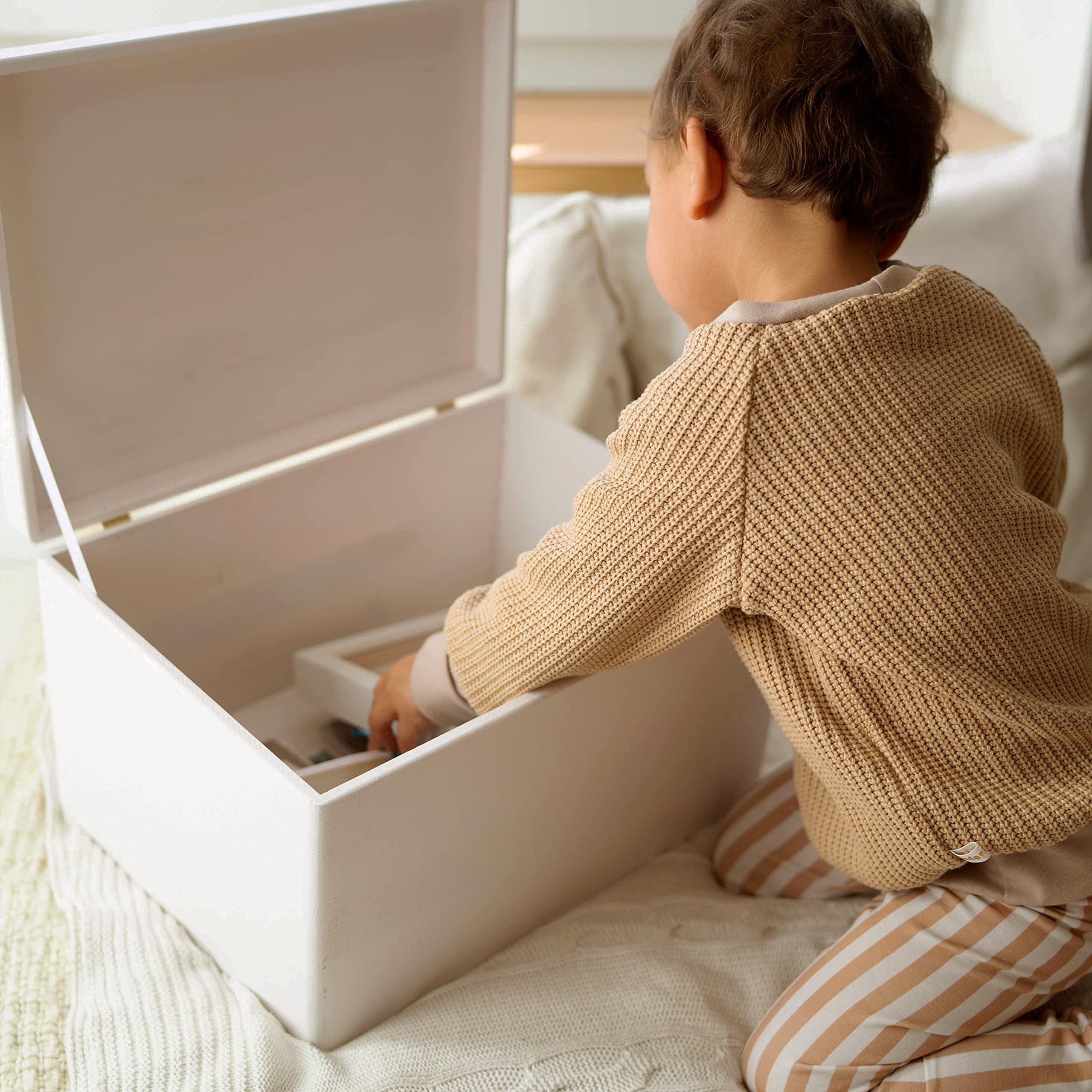 LAUBLUST Boîte en bois Naturel FSC® - env. 30x20x14cm | Boîte de rangement avec couvercle et poignées | Coffre à jouets, souvenirs et bricolage | Emballage cadeau | Boîte de décoration