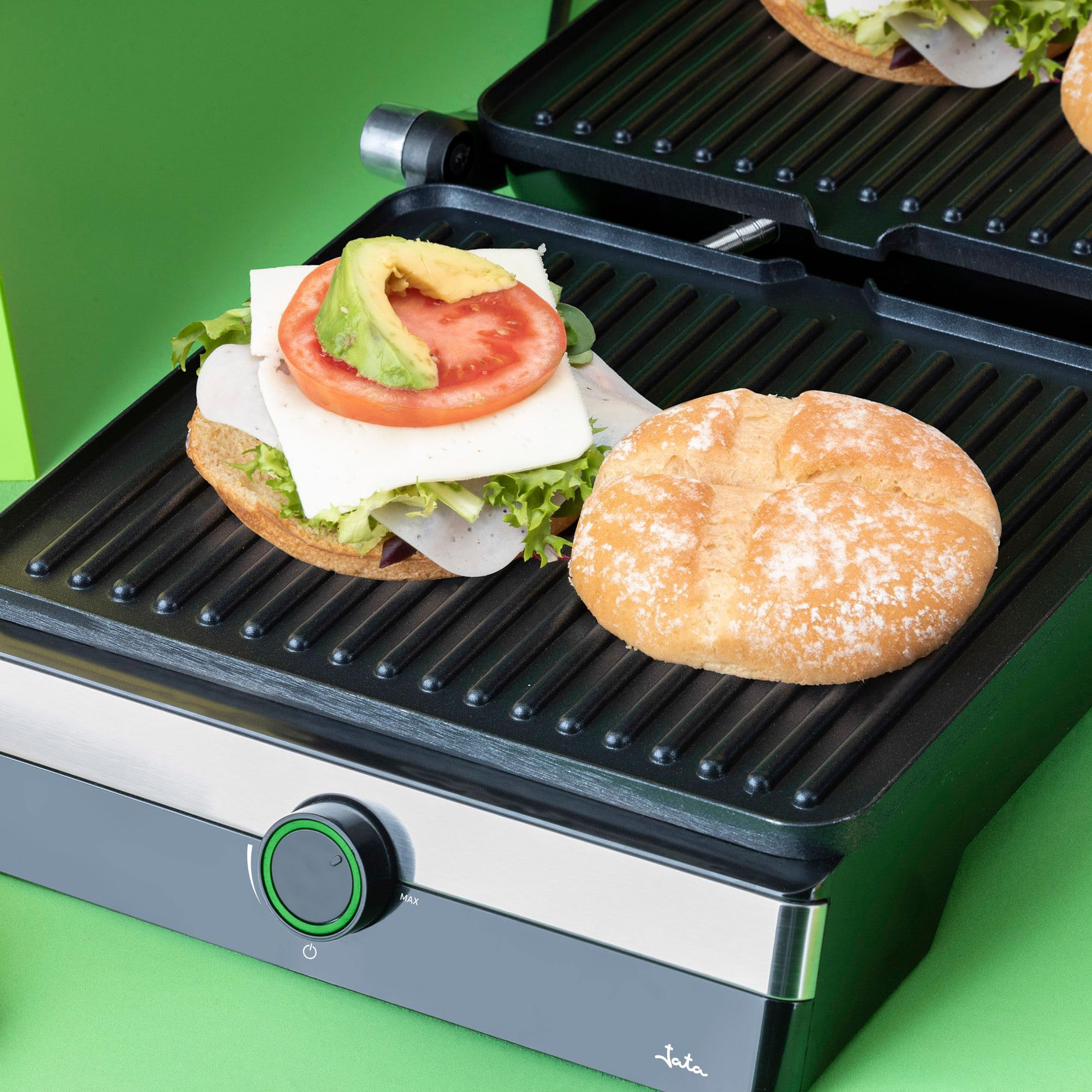 JATA JEGR1596 - Parrilla Electrica y Grill con placas rayadas antiadherentes de 29 x 23,6 cm. 2000 W. Cocina todo tipo de alimentos. Apertura 180º. Tapa superior basculante. Bandeja recogesalsas