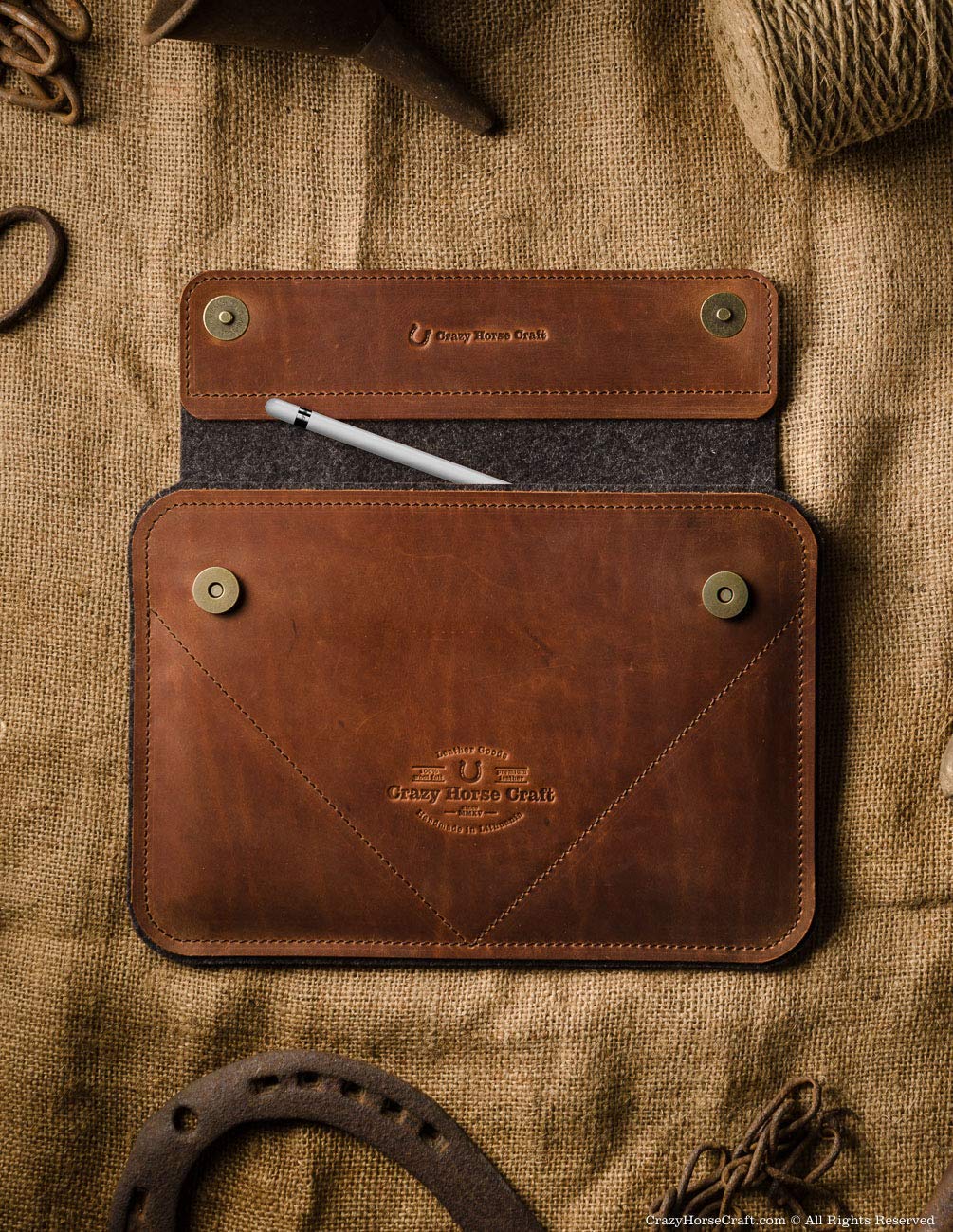 Crazy Horse Craft Hülle für iPad, Leder und Wollfilz Tablet Tasche Sleeve