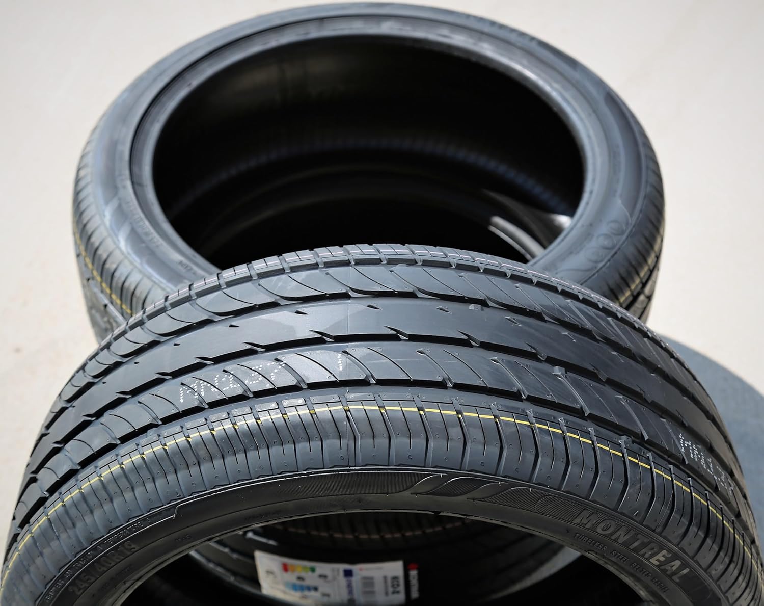 Montreal Eco-2 Performance 245/40R19 94W Passenger Tire