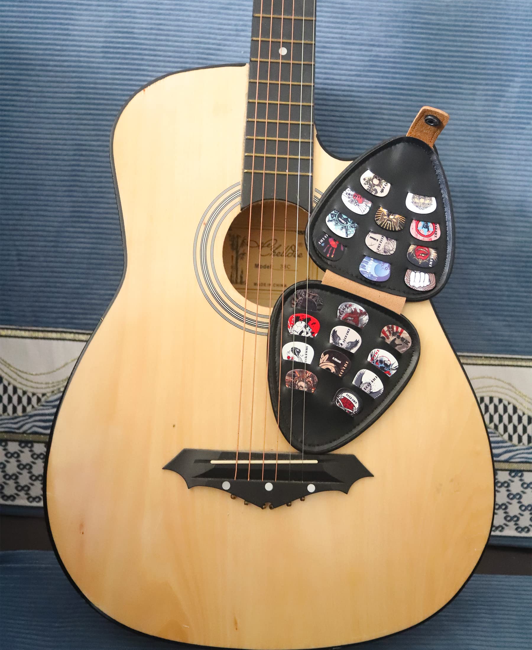 RAUYIVANY Estuche para púas de guitarra con 22 púas, capa interior y exterior de piel pura para almacenamiento, 22 ranuras, bolsa de púas de varios grosores. Regalo para guitarrista