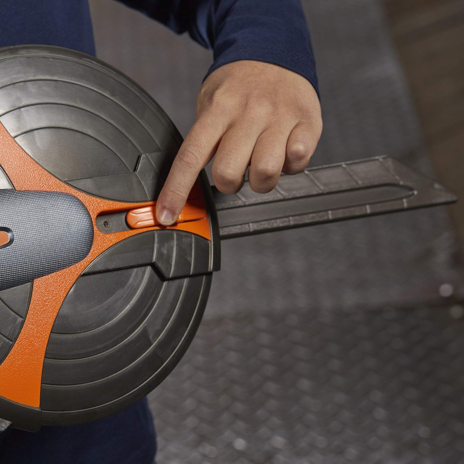 Marvel Black Widow Taskmaster Stealth Slash Sword and Shield Role Play Toy, Includes Sword and Retractable Shield, for Kids Ages 5 and Up, Gray image 8 of 11 B083T7J2JQ