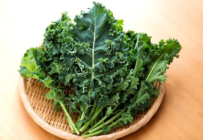 Amazon 北海道日高産 農薬不使用 土にこだわったうまぶしケール ボーレコールケール ウインターボー 生葉3kg 朝摘み生葉を産地直送 縮れが特徴的な新食感ケール ケール特有の苦み エグミが少なく葉もやわらかいのでサラダなど生のまま美味しく食べることができ