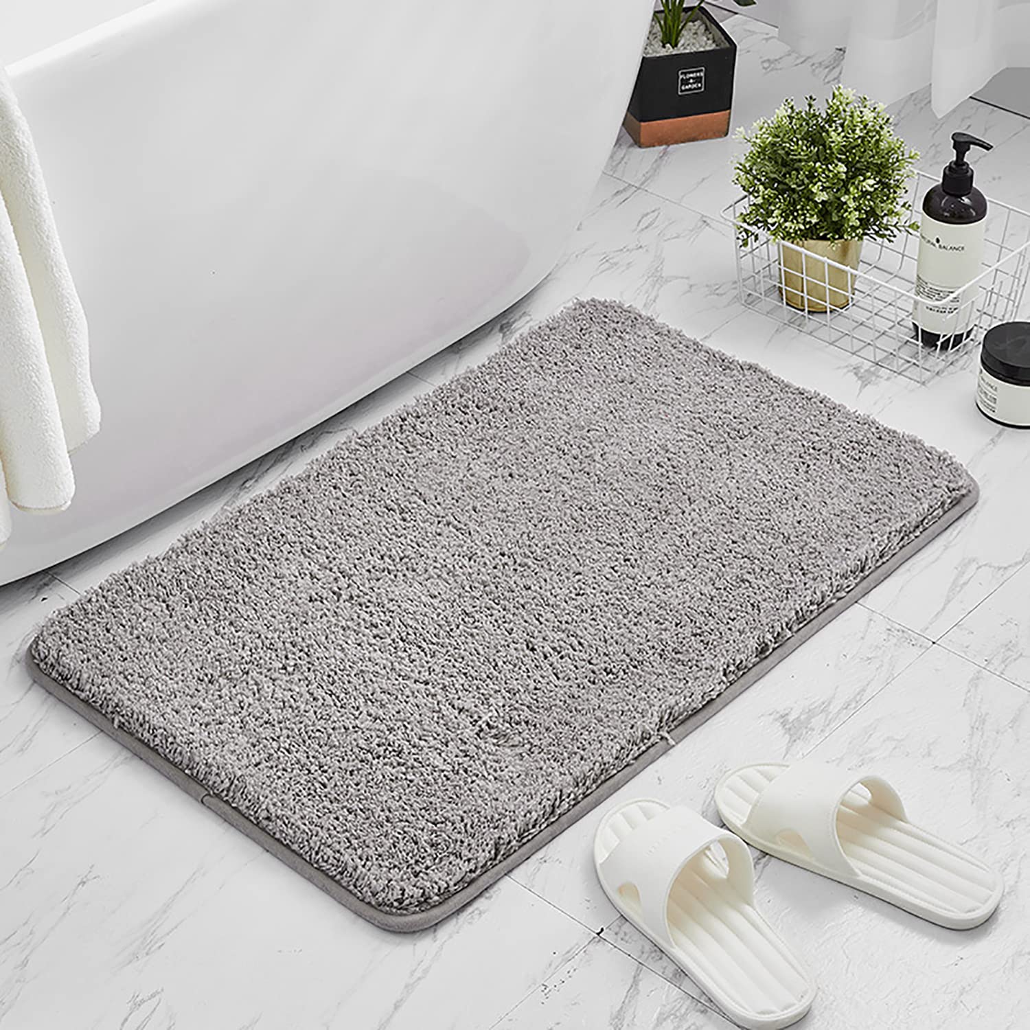 Tapis de Bain en Microfibre - Grand Tapis de Salle de Bain - Antidérapant - Lavable - Doux et Super Absorbant - pour Douche, Baignoire, Toilettes, WC - Tapis de Douche Moelleux (Gris, 60 x 90 cm)