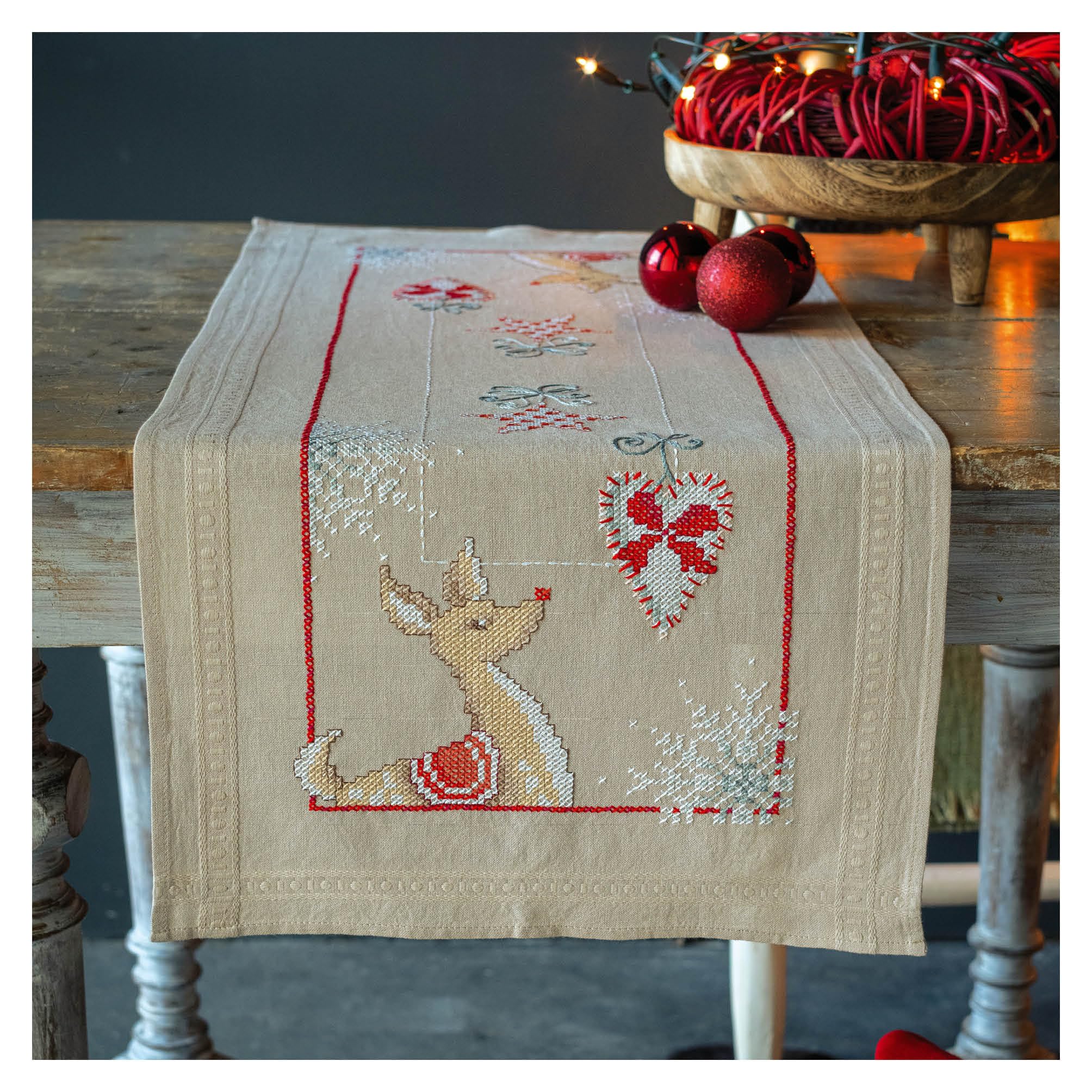 Vervaco Cross Stitch Kit Pre-Printed Table Runner Reindeer and Christmas Embroidery Blankets Pre-Drawn DIY Crafts Creative Embroidery Runner for DIY Embroidery 40 x 100 cm Embroidery Set Christmas