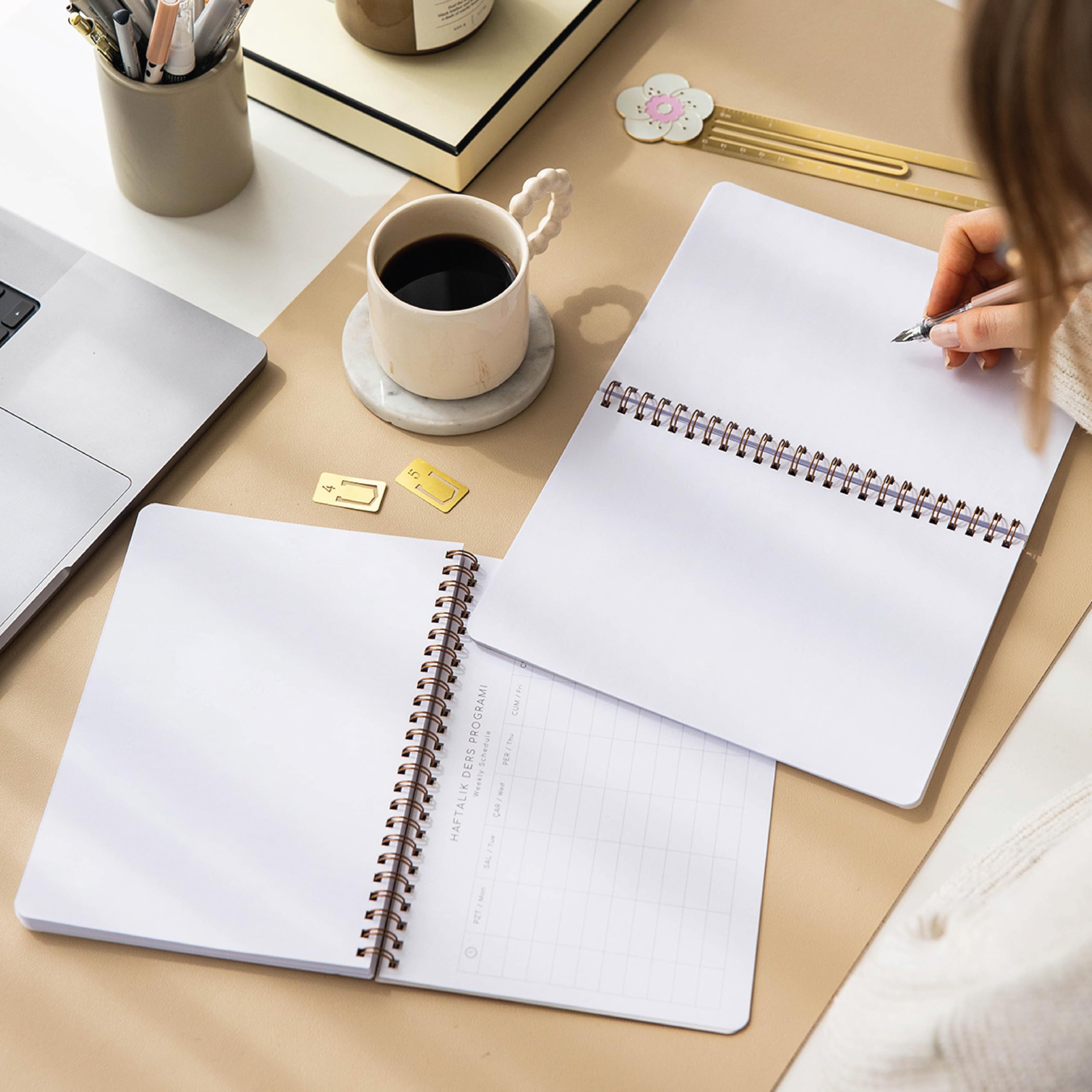 PAPERORA A5 Spiralli Karton Kapak 2’li Set Düz Çizgisiz Okul Defteri 80 yaprak, Ders Programlı Kiraz
