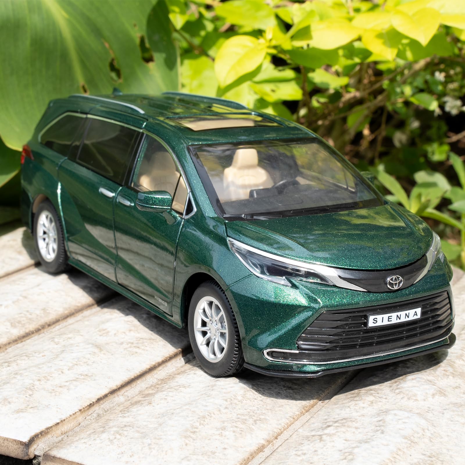 Amazon.com: BDTCTK 1:24 Compatible for Sienna MPV Car Model, Pull