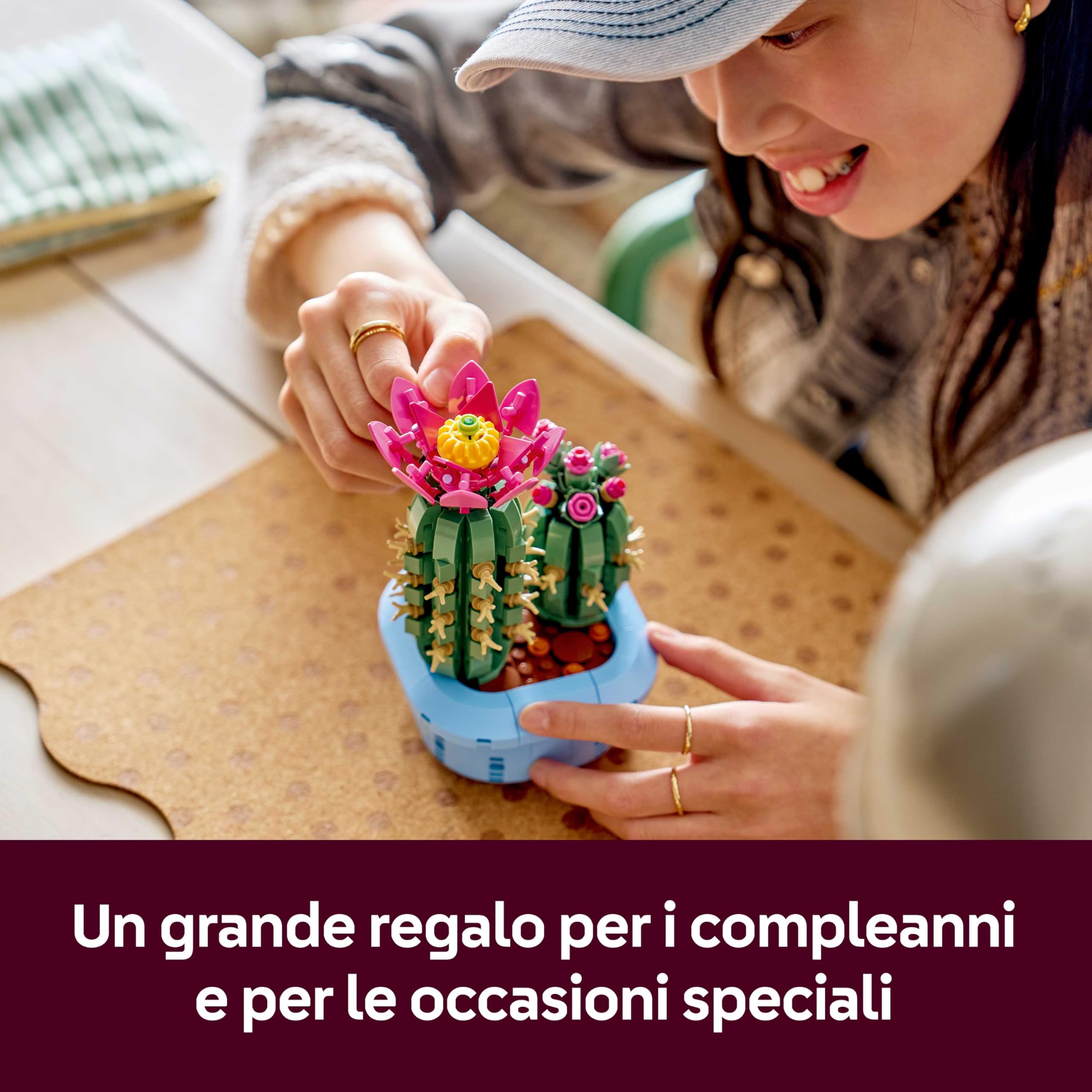 LEGO Botanicals Cactus in Fiore - Pianta Artificiale in Vaso con 2 Cactus e Fiori Finti - Decorazione Fai da Te per Camera da Letto - Regalo per Bambine da 9 Anni e Adulti Amanti delle Piante - 11509
