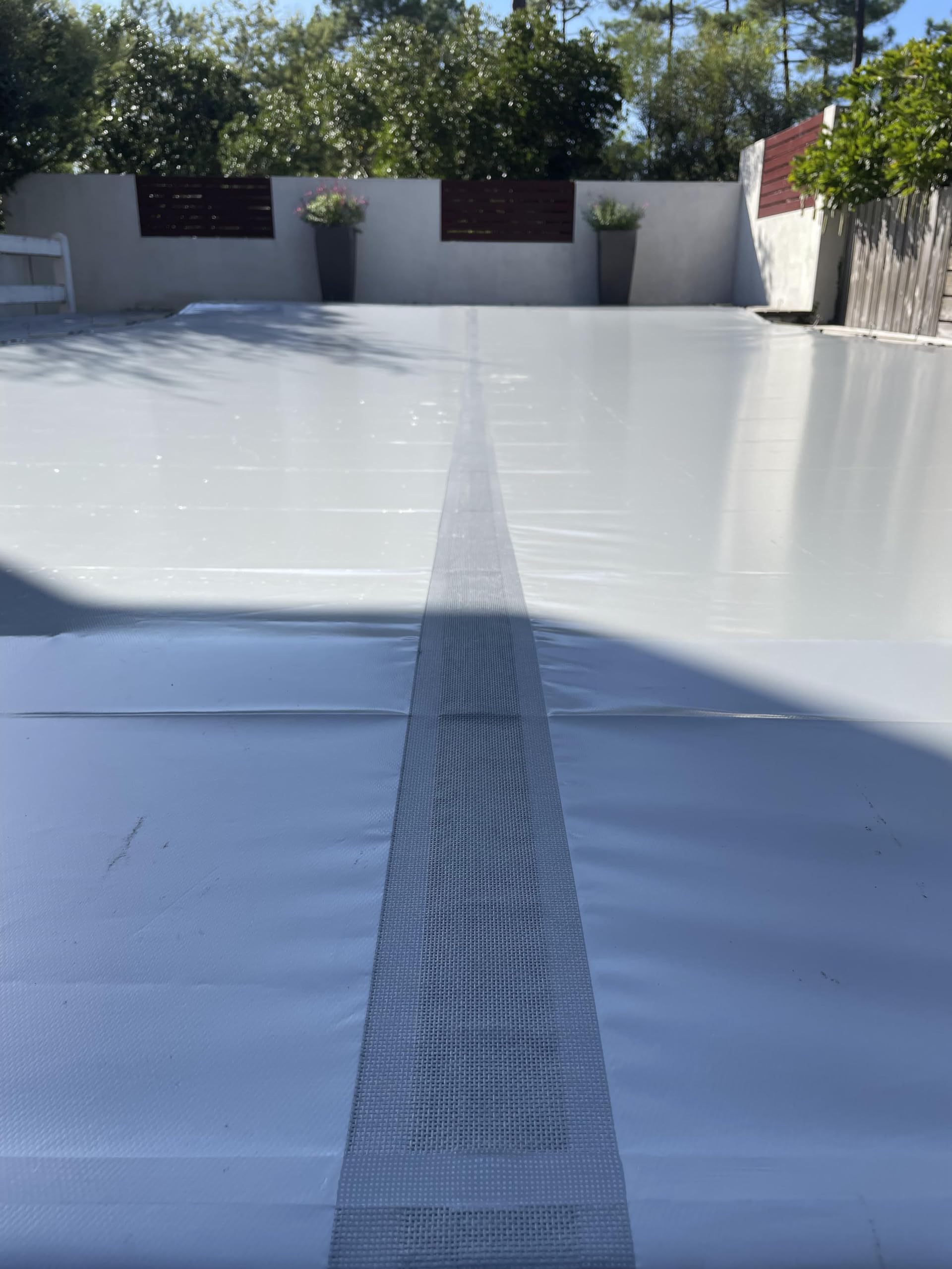 Bâche d'Hivernage pour Piscine 550 g/m² Gris Clair avec Grille Centrale d'Evacuation - Fabrication Française - Direct Usine