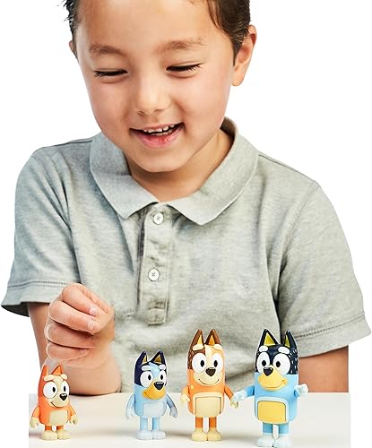 Miniatura 8 de Bluey Paquete de 4 figuras de personajes de Bingo, Bandido y Chile, Día de la Playa Familiar de 2.5-3 pulgadas, con accesorios