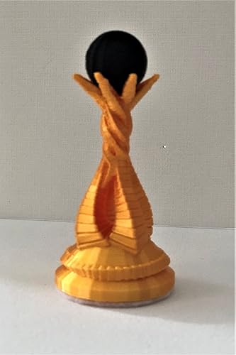 Miniatura 9 de Juego de ajedrez con temática alienígena  Piezas bellamente diseñadas para un giro exótico fuera de este mundo a un querido juego de ajedrez  Oro de