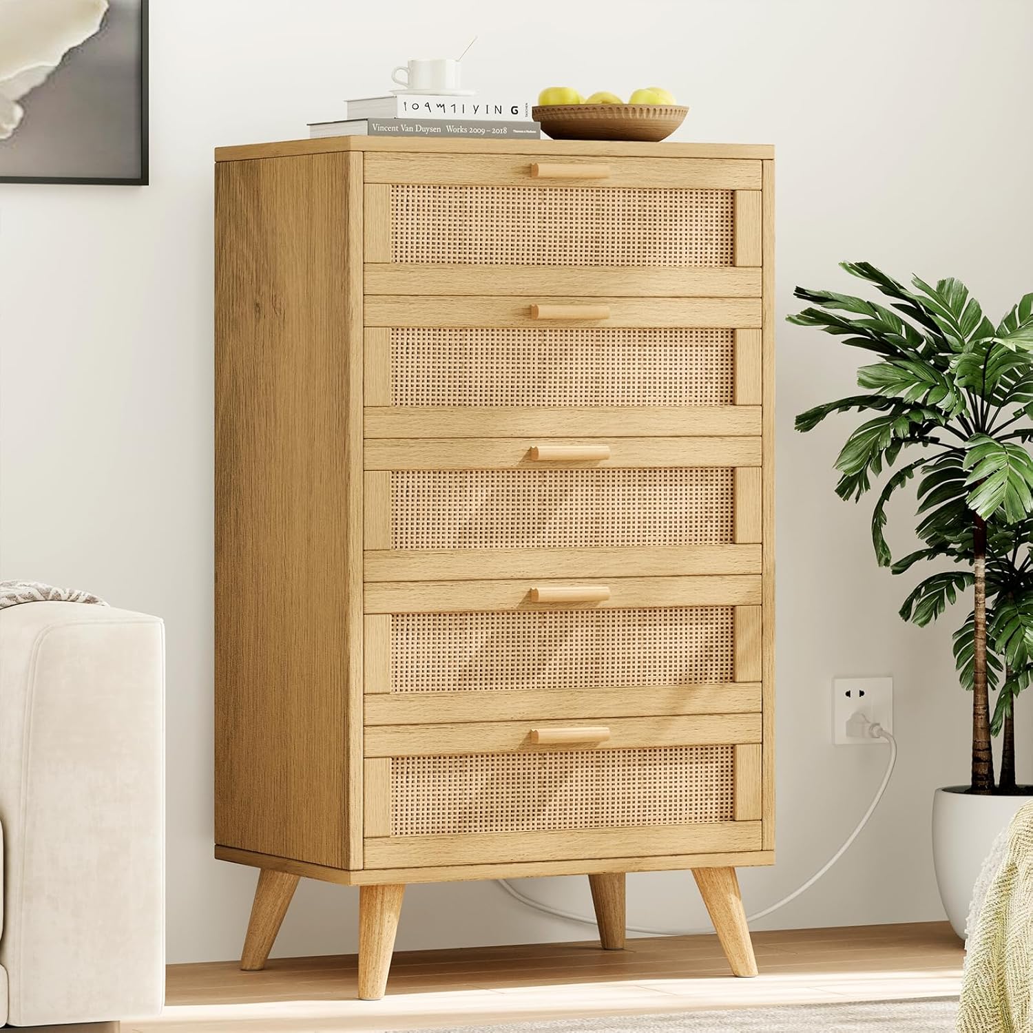 Rovaurx Modern 5 Drawer Dresser for Bedroom, 42.7″ Tall Rattan Chest of Dressers with Charging Station, Dresser Chest with Wooden Handles, Beside Table for Closet, Living Room and Entryway, Natural