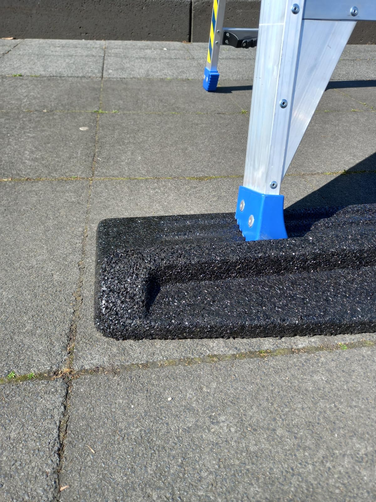 Stabile & Rutschfeste Leitermatte für festen Halt Antirutschmatte Stoppermatte Größe XL 1.270x300mm Leitersicherung Schwarz Standfuß Leiter Stopmatte Matte Bodenschoner Topleiter