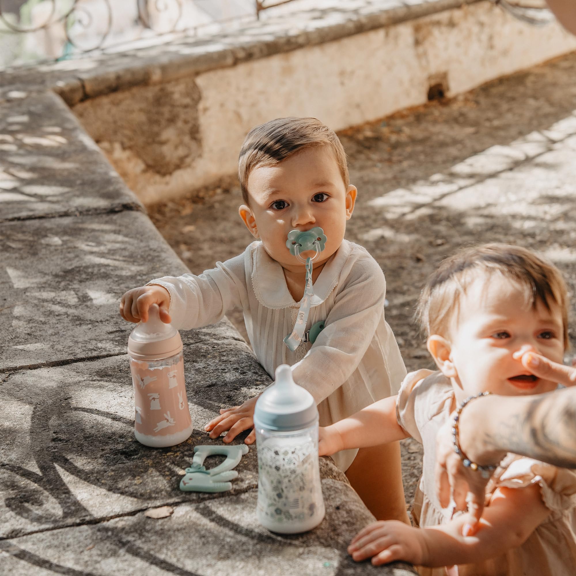 Suavinex, Chupete para Bebés 6/18 Meses, con Tetina Fisiológica de Silicona SX Pro, Simétrica, Plana y Flexible, Respeta el Desarrollo Bucodental, con Anilla, Forma que Evita Rozaduras, Wonder Azul — view 6