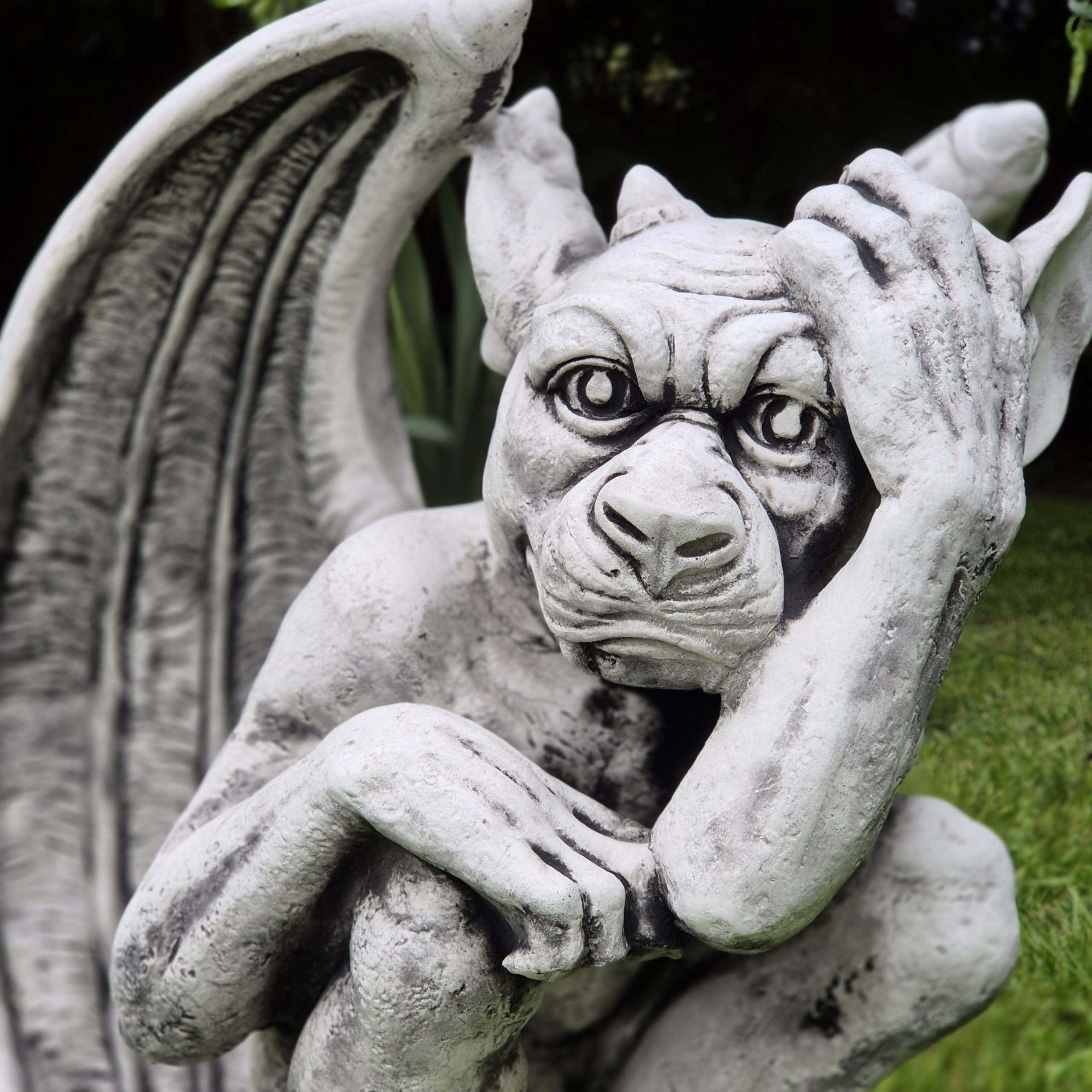 FABRIQ Gargoyle Figur 43 cm | Wächter Gartenfigur | STEINGUSS | 23 kg Schwer | Gothic Deko | Wetterfest Außenfigur