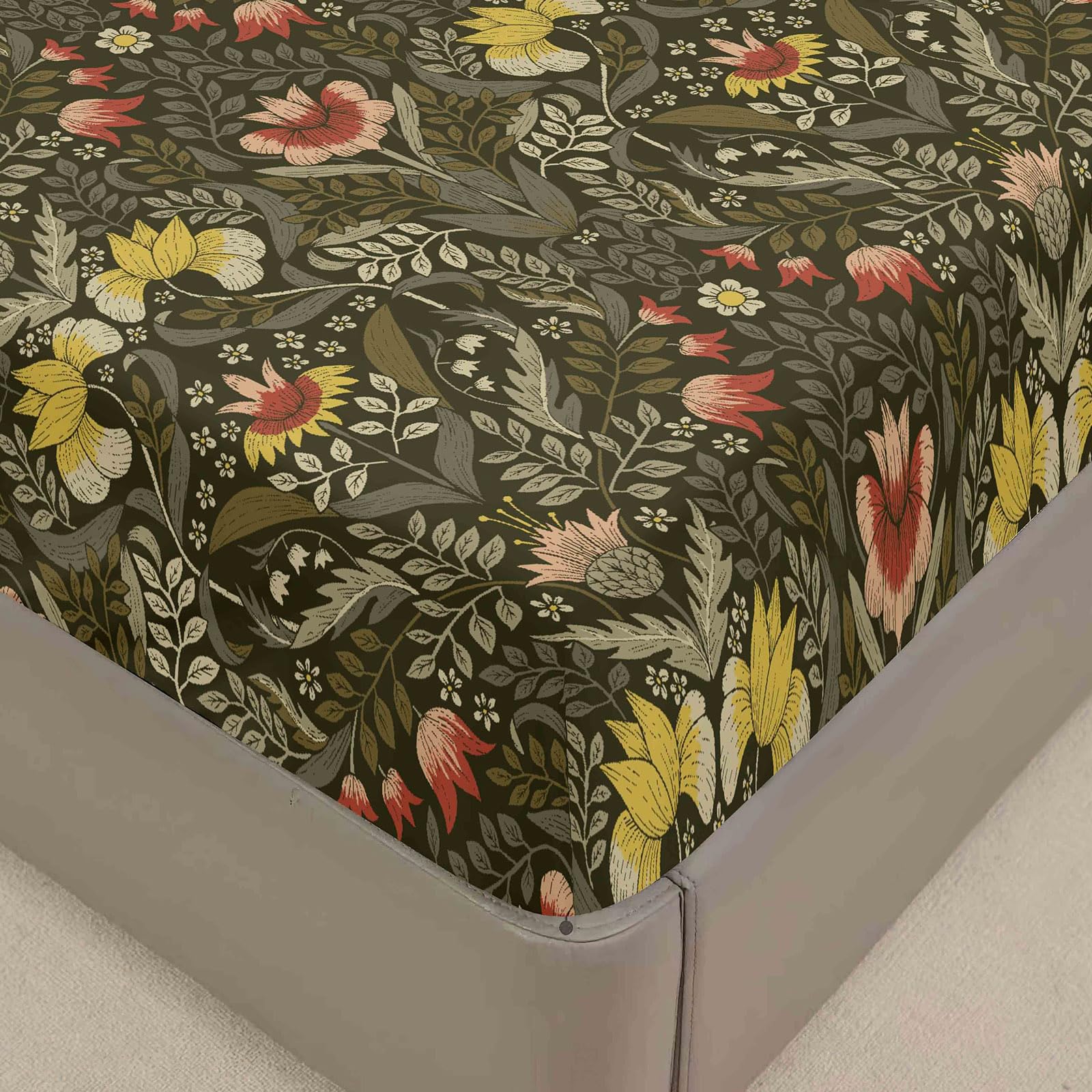 Surwin Small Double Fitted Sheet Elegant Floral Fitted Bed Sheets, Soft Brushed Microfiber Bedsheets, Vintage Green Pattern, 30cm Deep Pocket, Easy Care Fade Resistant