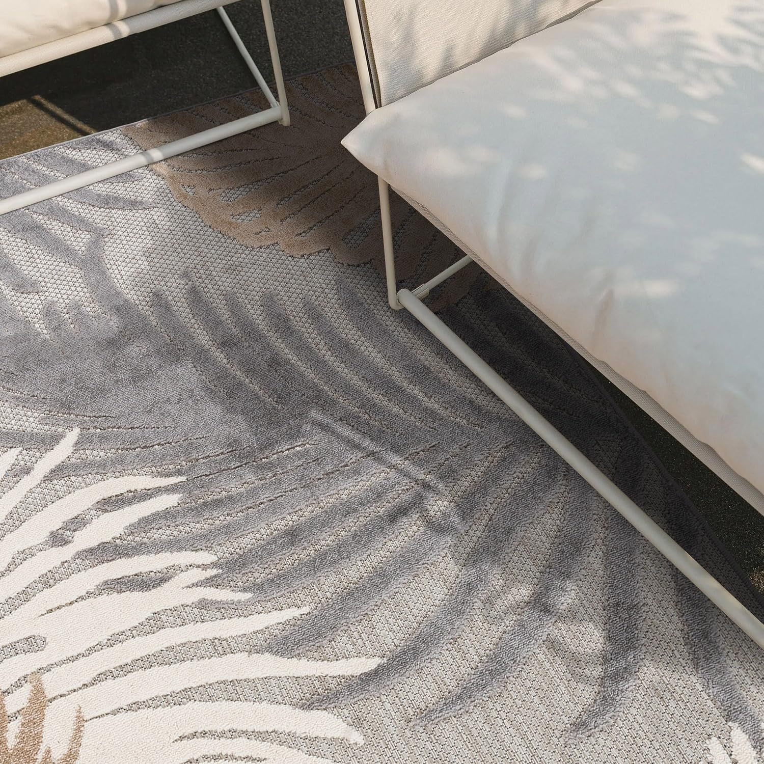 Rugshop Lucca Contemporary Floral Indoor/Outdoor Area Rug 5' x 7' Gray