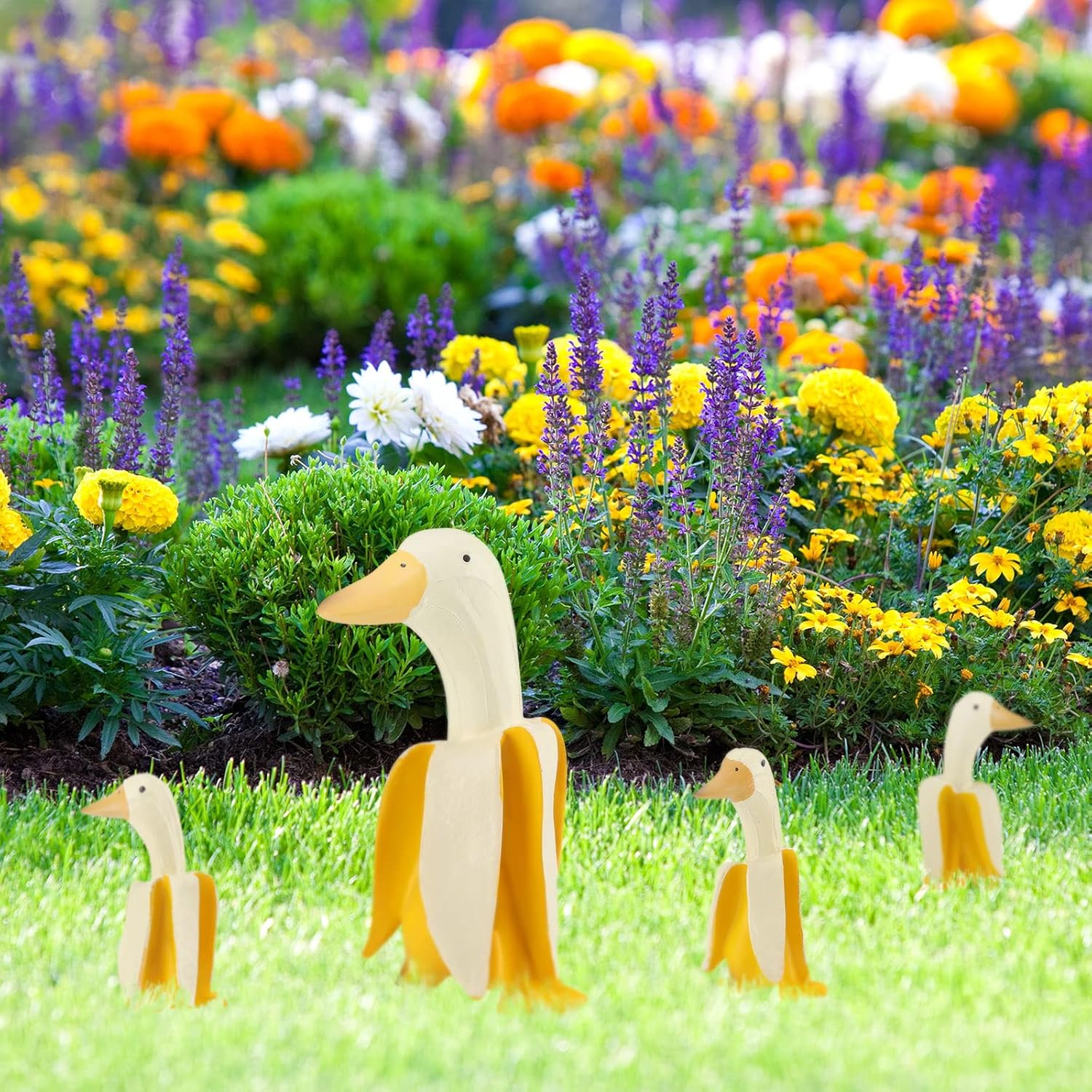 Weysat 4 Pcs Creative Resin Banana Duck Statue Sculpture Funny Whimsical Yard Art Yellow White Banana Duck Figurine for Outdoor Home Garden Lawn Office Porch Decor Birthday Housewarming Gifts