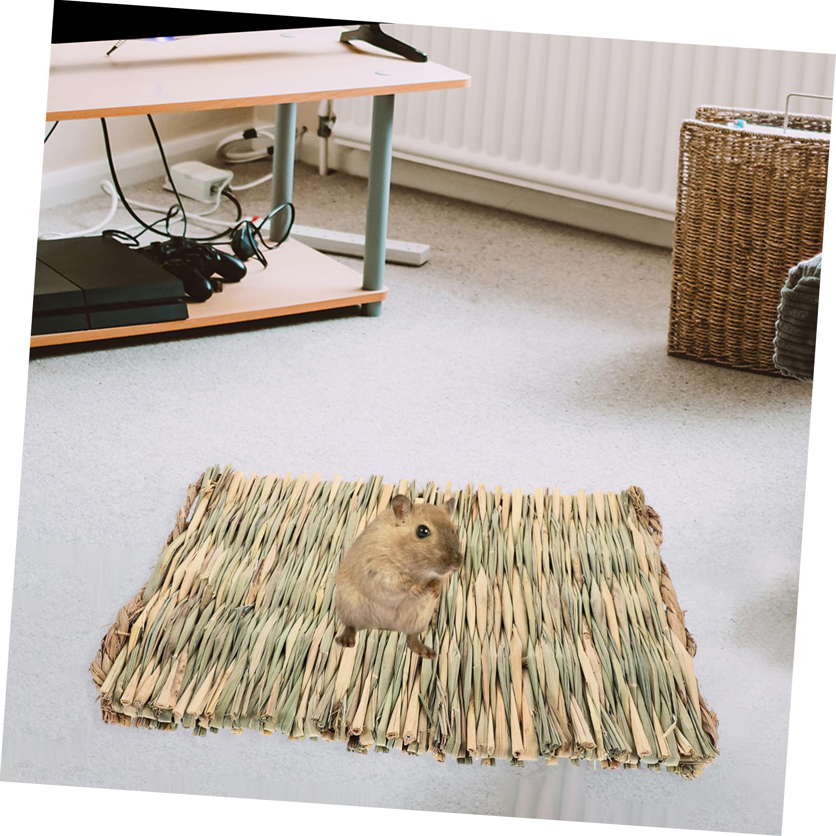 VICASKY Woven Cooling Mat for Small Pets Natural Grass Bedding for Hamsters Guinea Pigs Bunnies Summer for Indoor Use Safe Chew Friendly Design