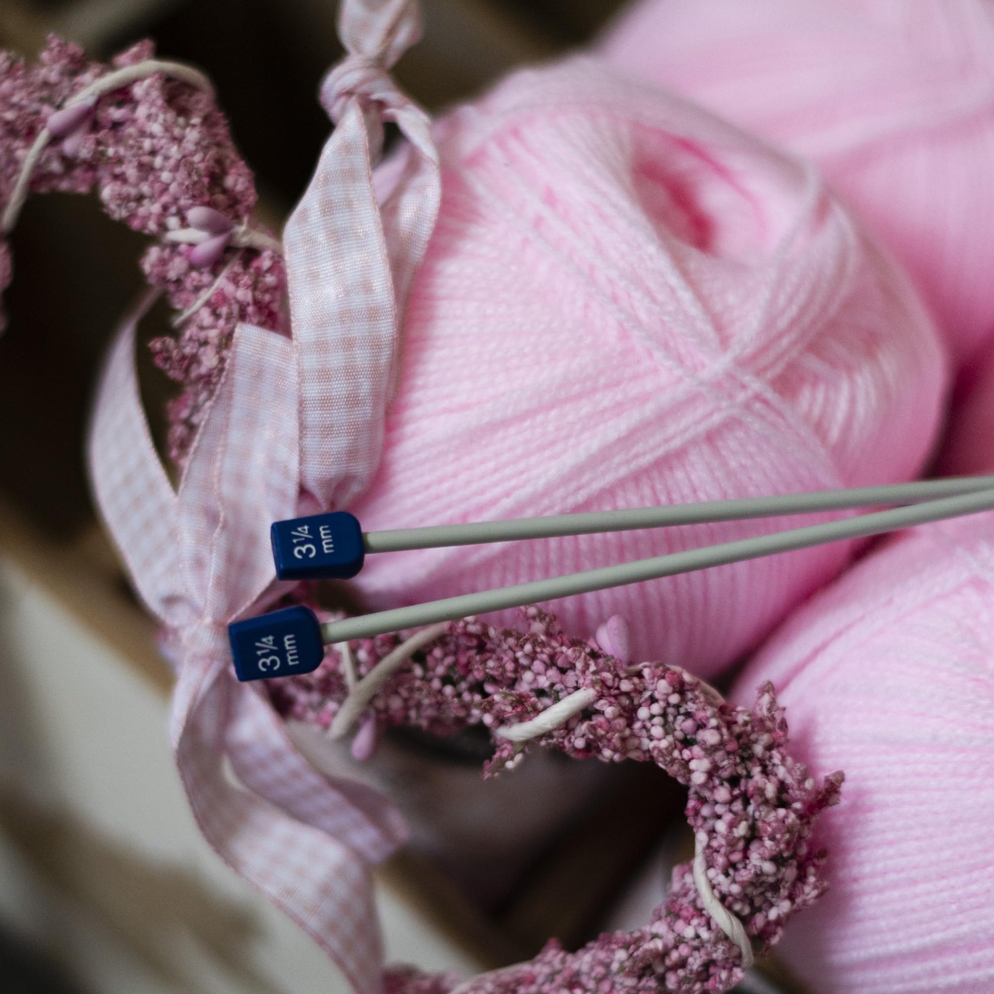 Korbond Baby Pink Yarn -2 x 100g Acrylic Baby Yarn - Soft, Lightweight, Hypoallergenic & Durable (200g/580m Total) - Image 3