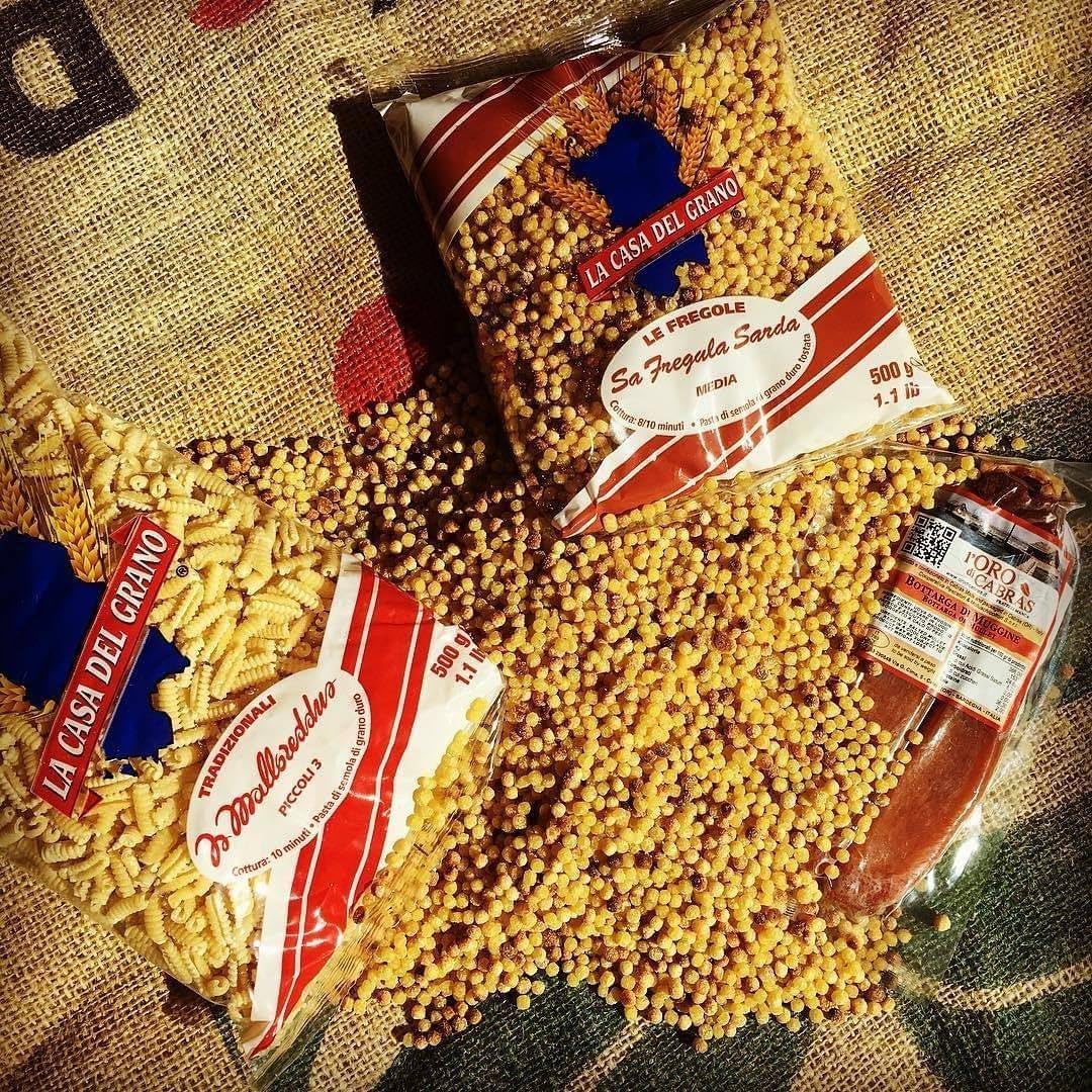 Italian Gourmet Bundle Fregola Sarda 4x 500g + Italian Gourmet Polpa Gratis – Sardische Pasta aus Hartweizengrieß, geröstete Kügelchen für Tomatensauce, Meeresfrüchte, Gemüse, Suppen, Salate & Vorrat