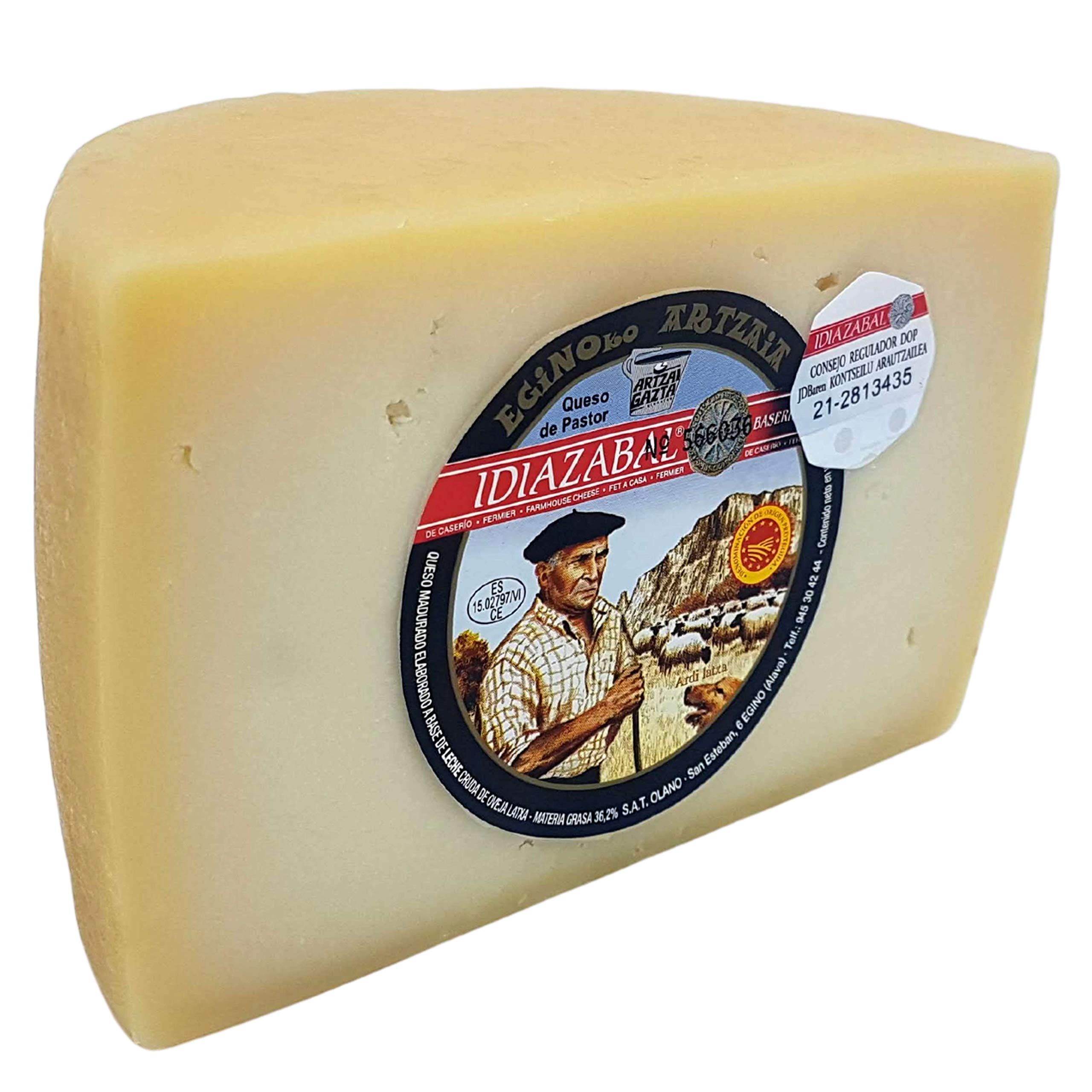 Queso Idiazabal Ahumado (Medio Queso) + Queso Idiazabal Blanco (Medio Queso) Lo Mejor de la Denominación de Origen Elaboración Artesanal - Elaborado con Leche cruda de Oveja Latxa