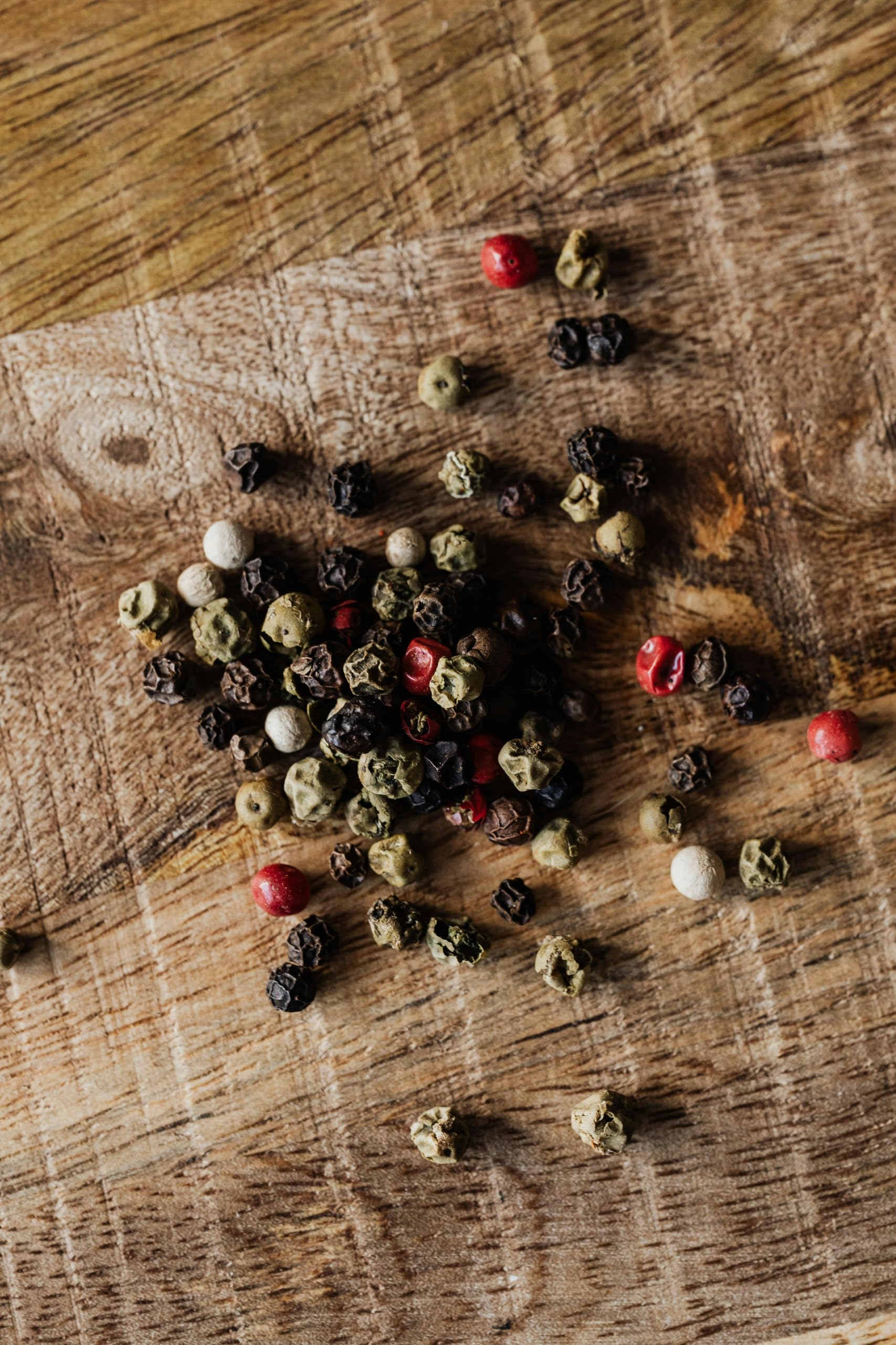 Poivre 4 baies entières 500 g - LA PLANTIGO Mélange de poivres, Poivre à 4 Baies mélange, Mélange de grains de poivre 100% naturel, coloré en grains de poivre