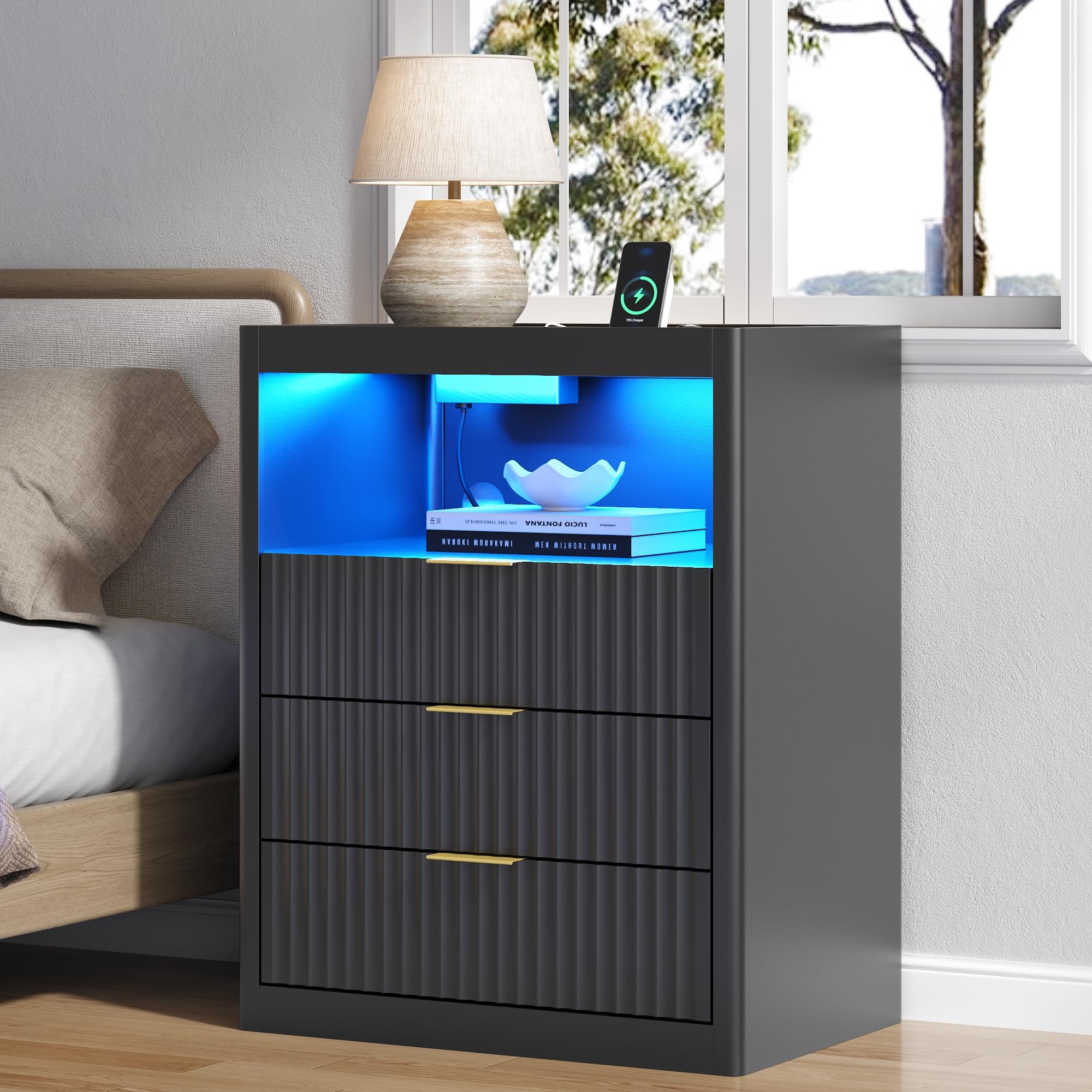 Extra große Nachttische mit Ladestation und LED-Beleuchtung, 75 x 60 x 40 cm Nachttisch mit 3 Schubladen und offenem Fach, Beistelltisch mit 2 USB-Anschlüsse für das Schlafzimmer (1)
