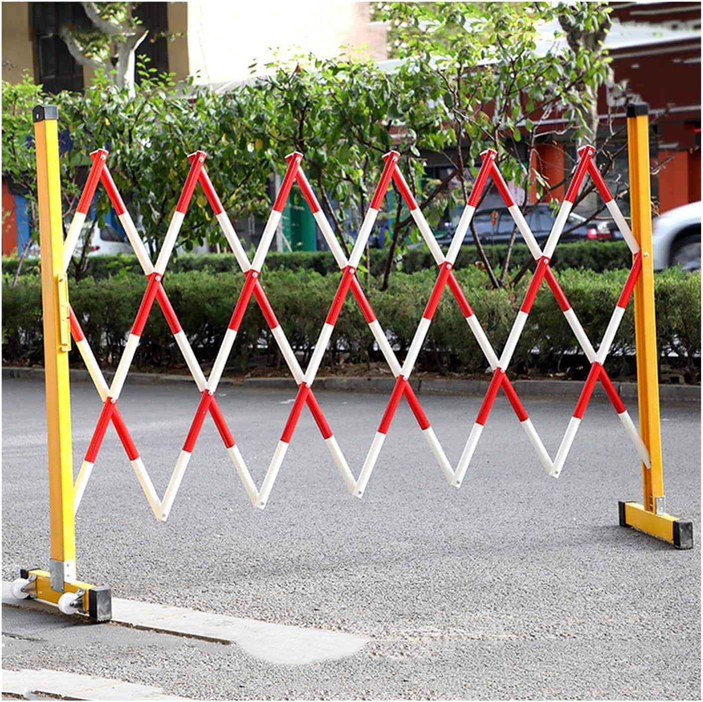 Portillon rétractable portable et pliable pour contrôle de circulation