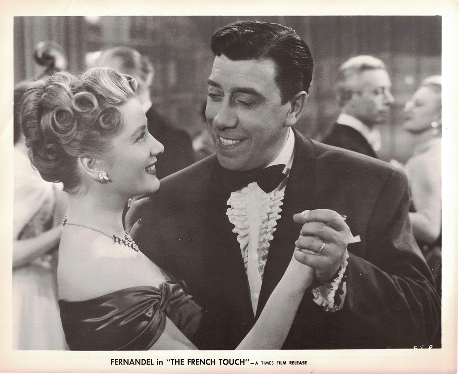 MOVIE PHOTO Fernandel in The French Touch Coiffeur pour dames