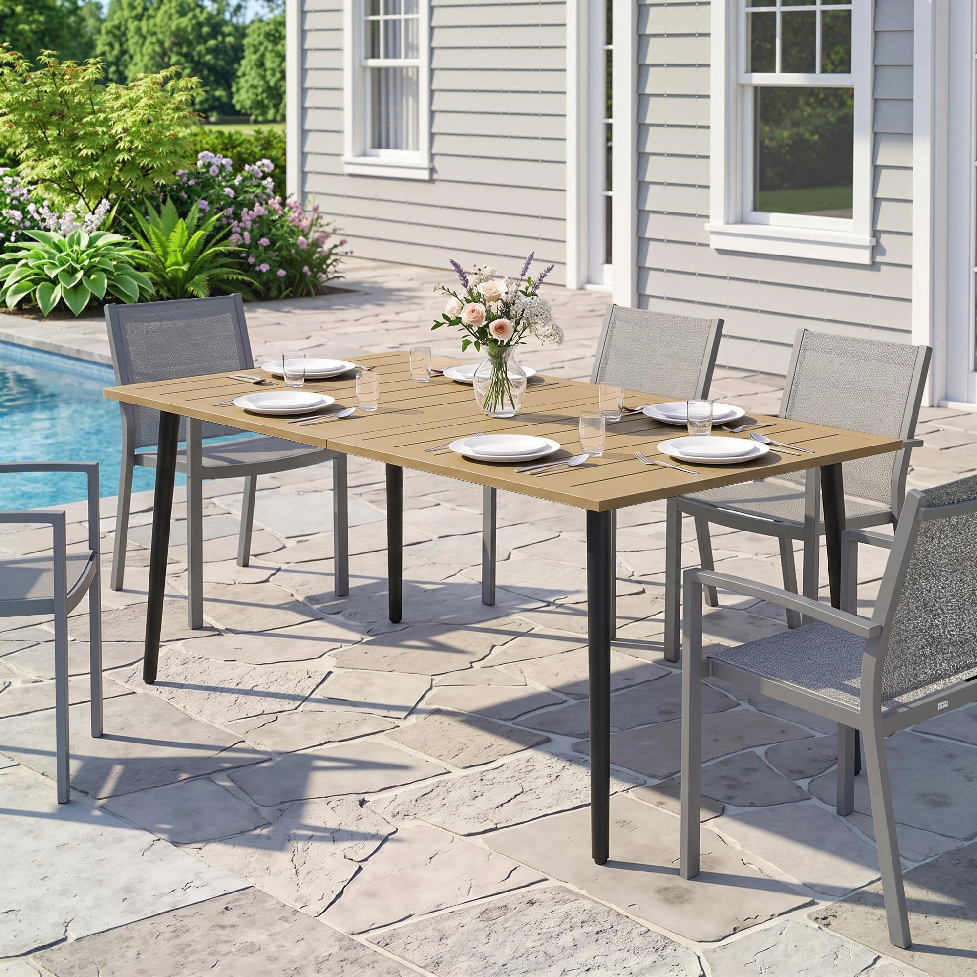 Outsunny Gartentisch 150x90cm Wetterfest Balkontisch mit Schirmloch Braun | Aus Stahl, Lamellendesign, Outdoor Campingtisch, Beistelltisch, Rechteckig, Terrassentisch für Garten Balkon