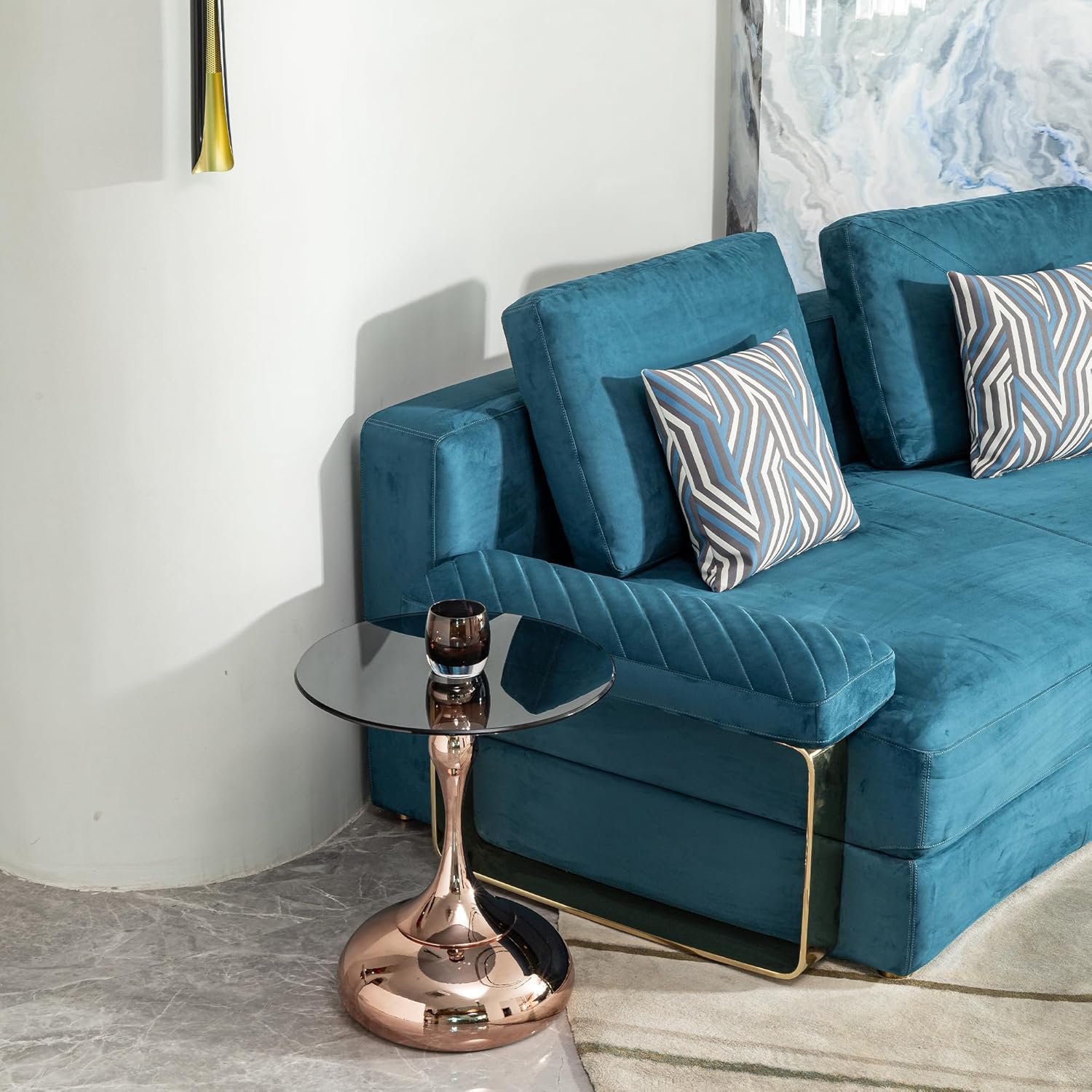 17 inches Metal Small RoundSofa Side Table, Tempered Glass top Coffee Table, Small Accent Table for Living Room Corners and Small Spaces(Rose Gold)