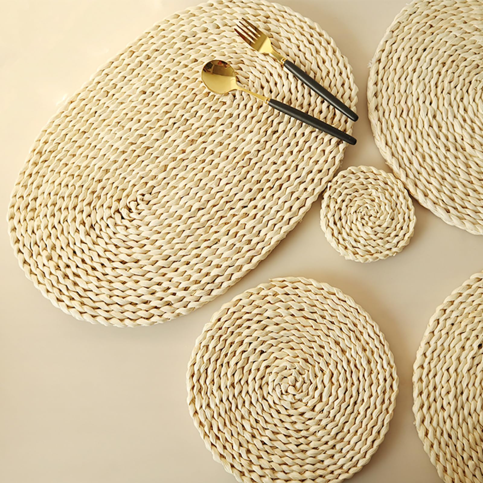 Platzset aus gewebten Maisstrohhalmen im Landhausstil | Tischdekoration im rustikalen Stil | Runde Platzsets für den täglichen Gebrauch und Feste, 4 Stück, 30 cm (6 Stück 35 cm (13,7 Zoll))