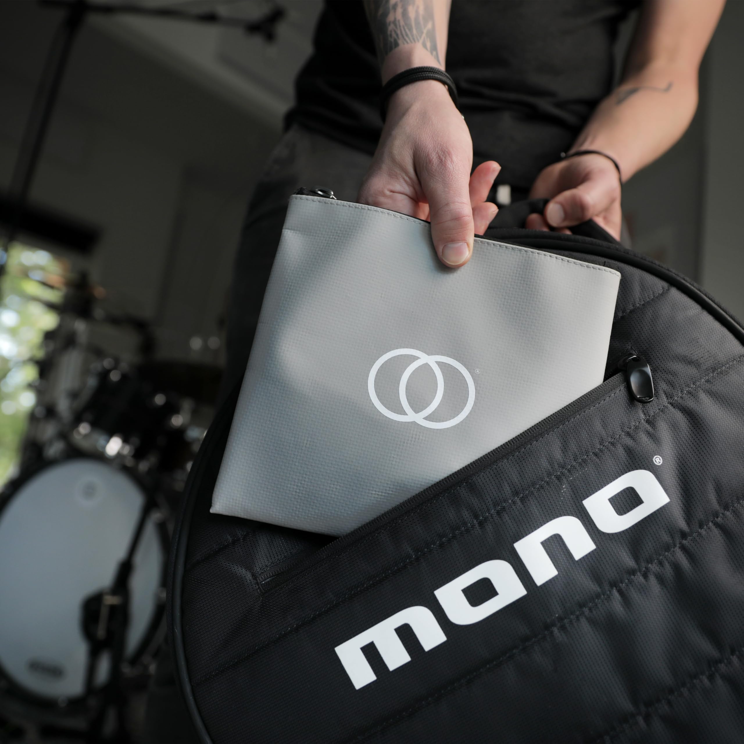 Torba na akcesoria Drum FX firmy Tandem Drums – zaprojektowana, aby Twoje Drops, T-Towels i inne akcesoria perkusyjne były zorganizowane i chronione podczas podróży