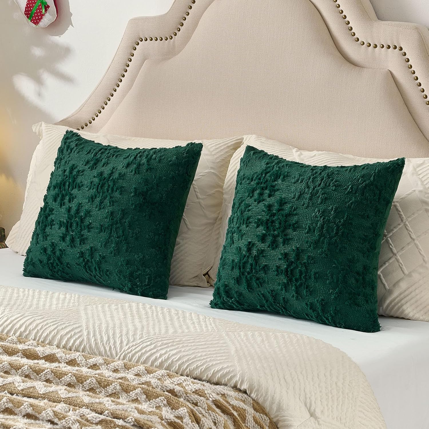 FUTEI Christmas Snowflakes Pillow Covers 20x20 Set of 2, Dark Green Xmas Decorations Soft Fluffy Winter Lumbar Pillow Covers for Couch Sofa Bedroom Holiday Festivals Home Decor