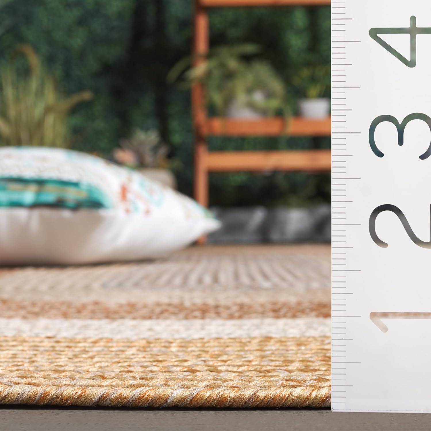 SAFAVIEH Washable Rug Outdoor Braided Collection - 6' x 9' Oval, Brown & Light Brown, Handmade & Reversible, Non-Shedding & Easy to Clean, Ideal for Patio, Backyard, Mudroom (BRD318S)