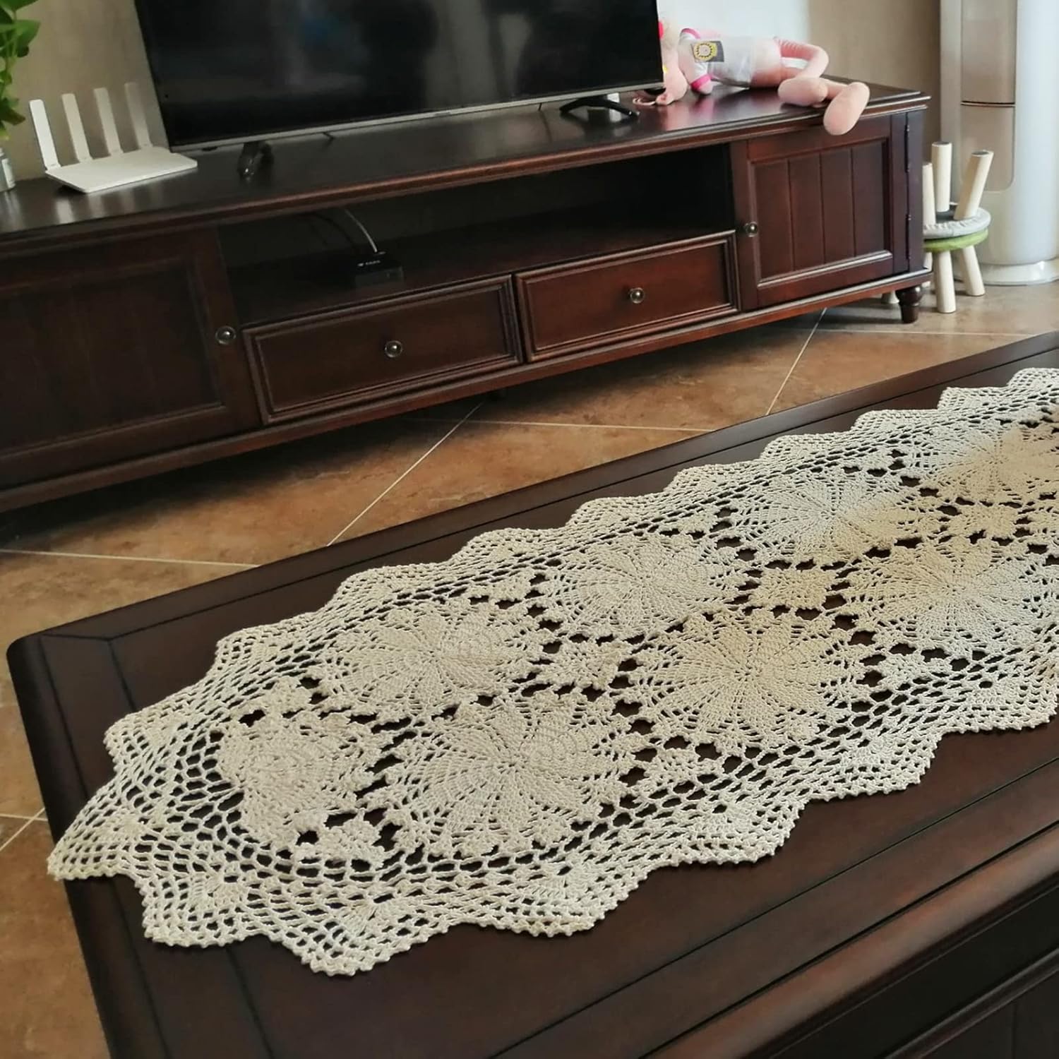 USTIDE Handmade Crochet Oval Table Runner 20"x47"Doilies Table Dresser Scarf Décor Coffee Table Sofa TV Stand Decor Beige