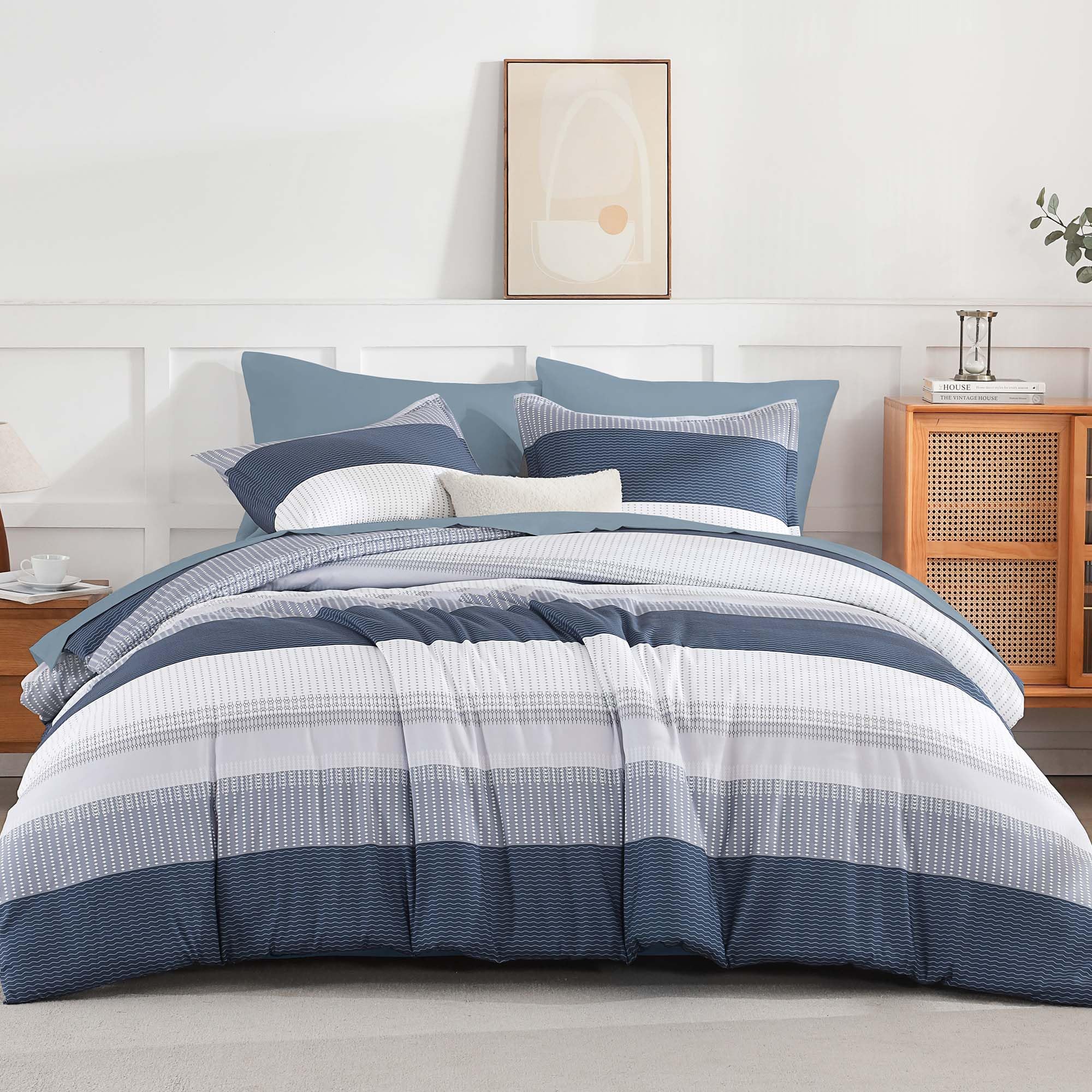 Andency Comforter Set