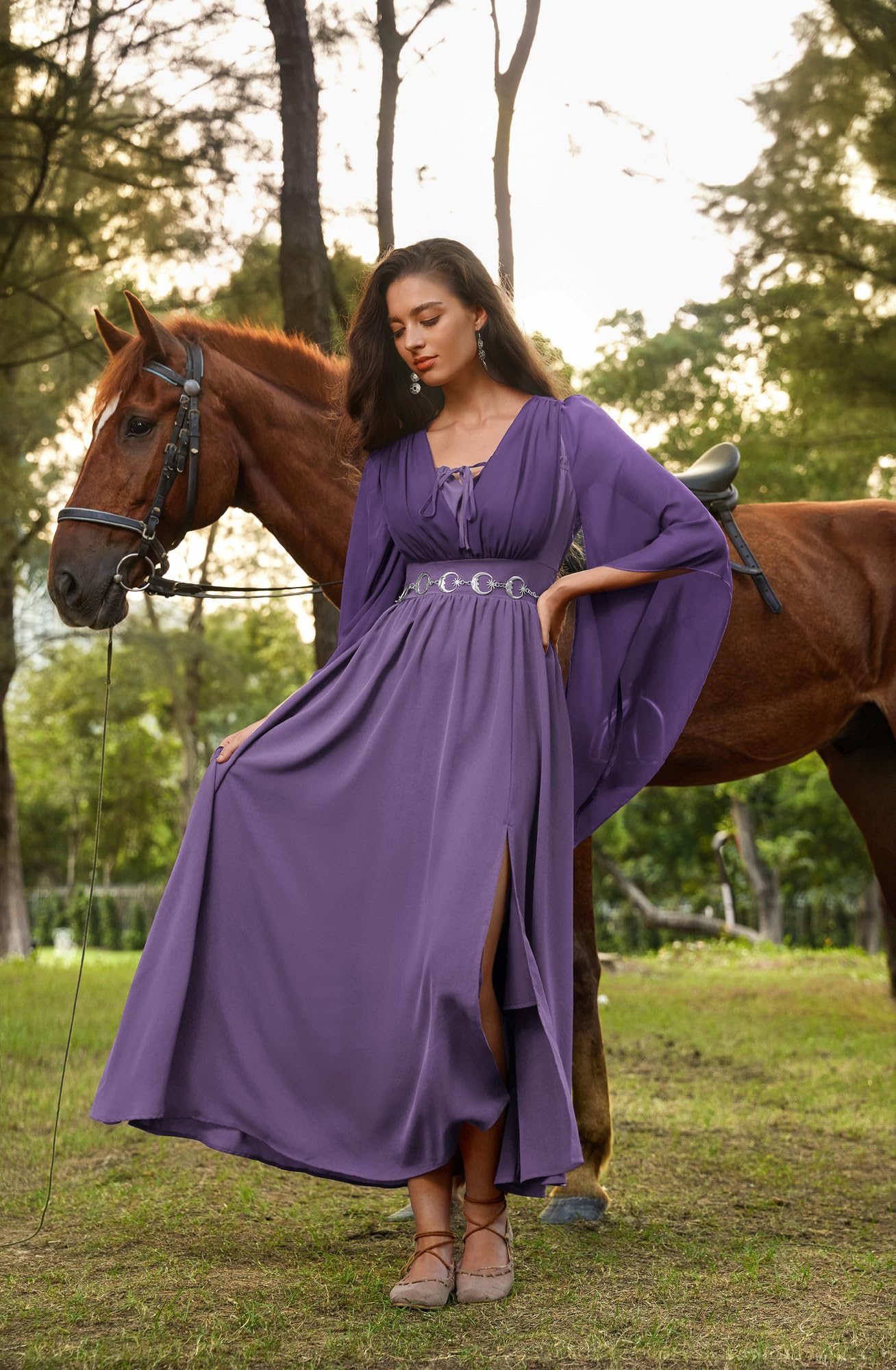 SCARLET DARKNESS Robe Renaissance à lacets 3/4 avec manches cloches fendues sur le devant, robes maxi médiévales à smocks pour femme