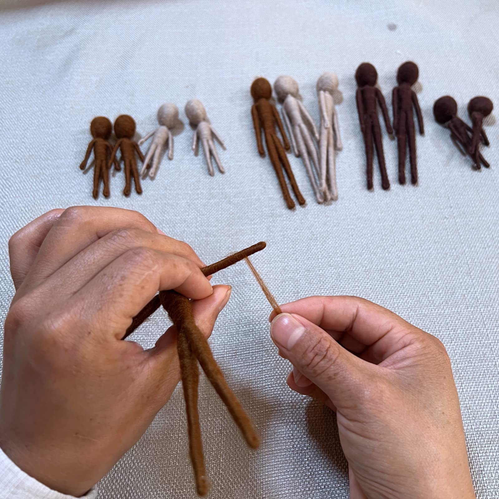 Paquete de 5 esqueletos de fieltro de aguja de tono de piel chocolate, amigable para principiantes, ahorra tiempo para la fabricación de lana de fieltro pura de 15 cm de alto