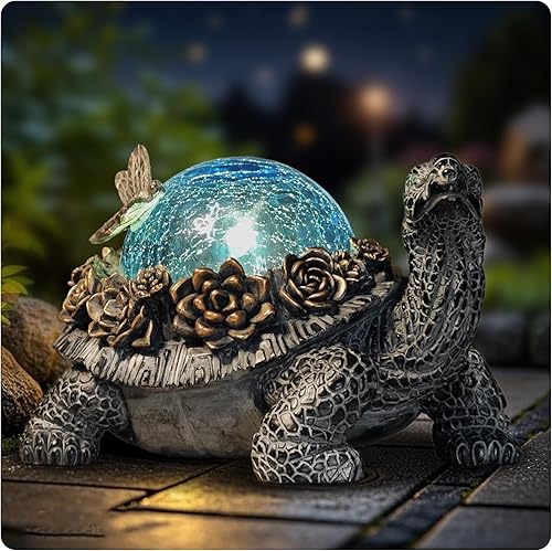 Miniatura 2 de Estatua de tortuga para exteriores Figura de animal de resina con luces solares de cristal azul, detalles de suculentas doradas y decoración de