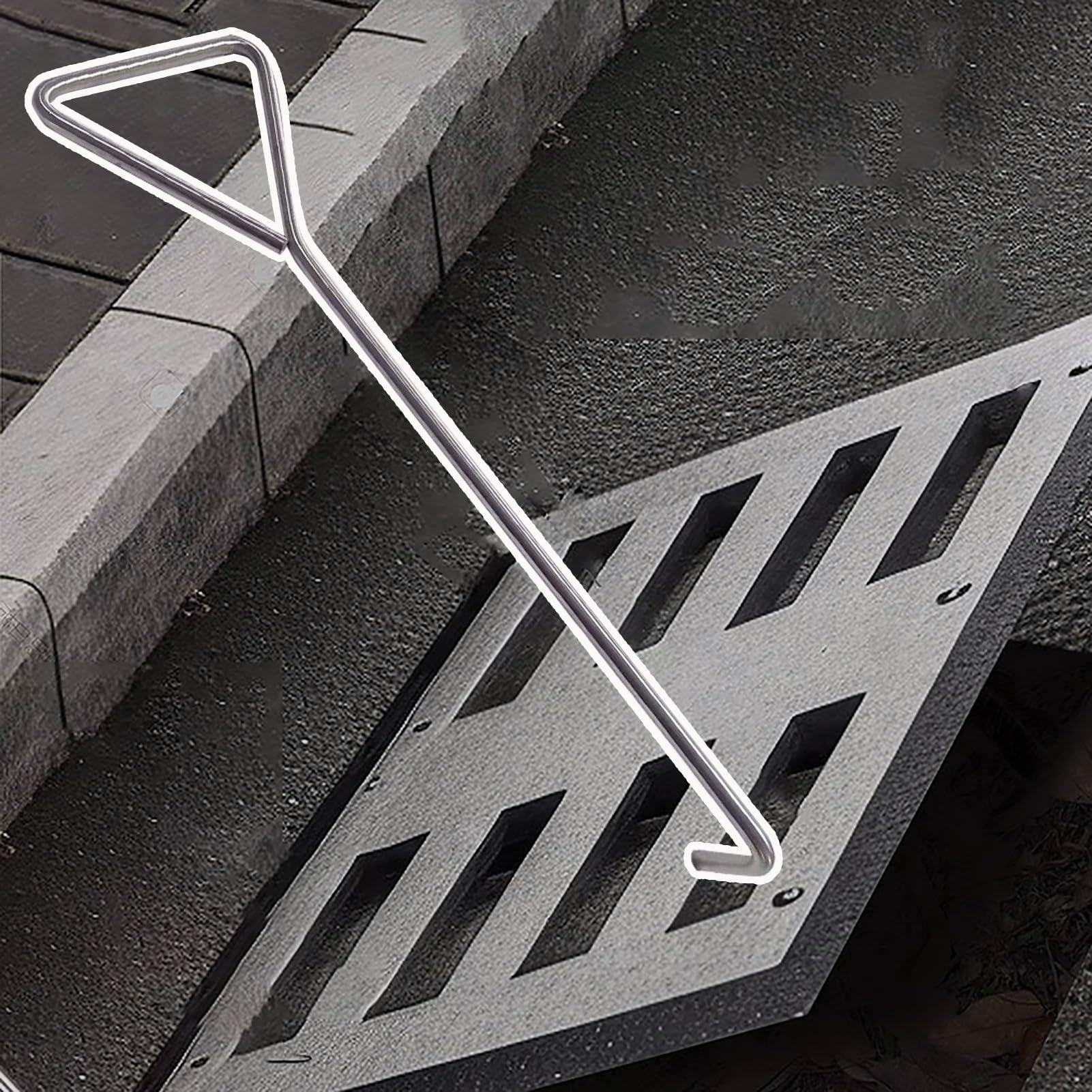 GJMSSMY Portable Sewer Manhole Cover Lifter - Triangular Handle Tool for Heavy-Duty Drainage Grates Practical Extractor for Stormwater Systems Durable and Easy to Use